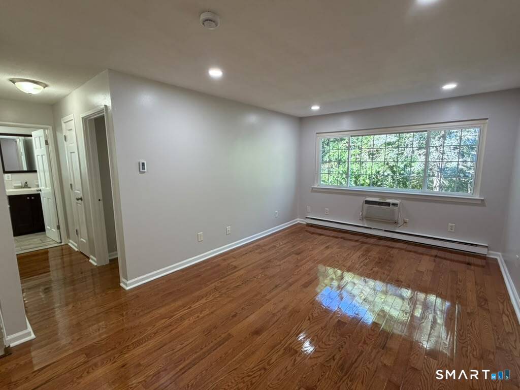 201 Bretton C1 Street Property Photo 5