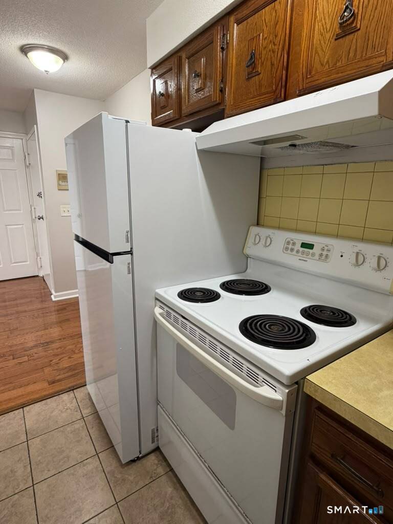 201 Bretton C1 Street Property Photo 9