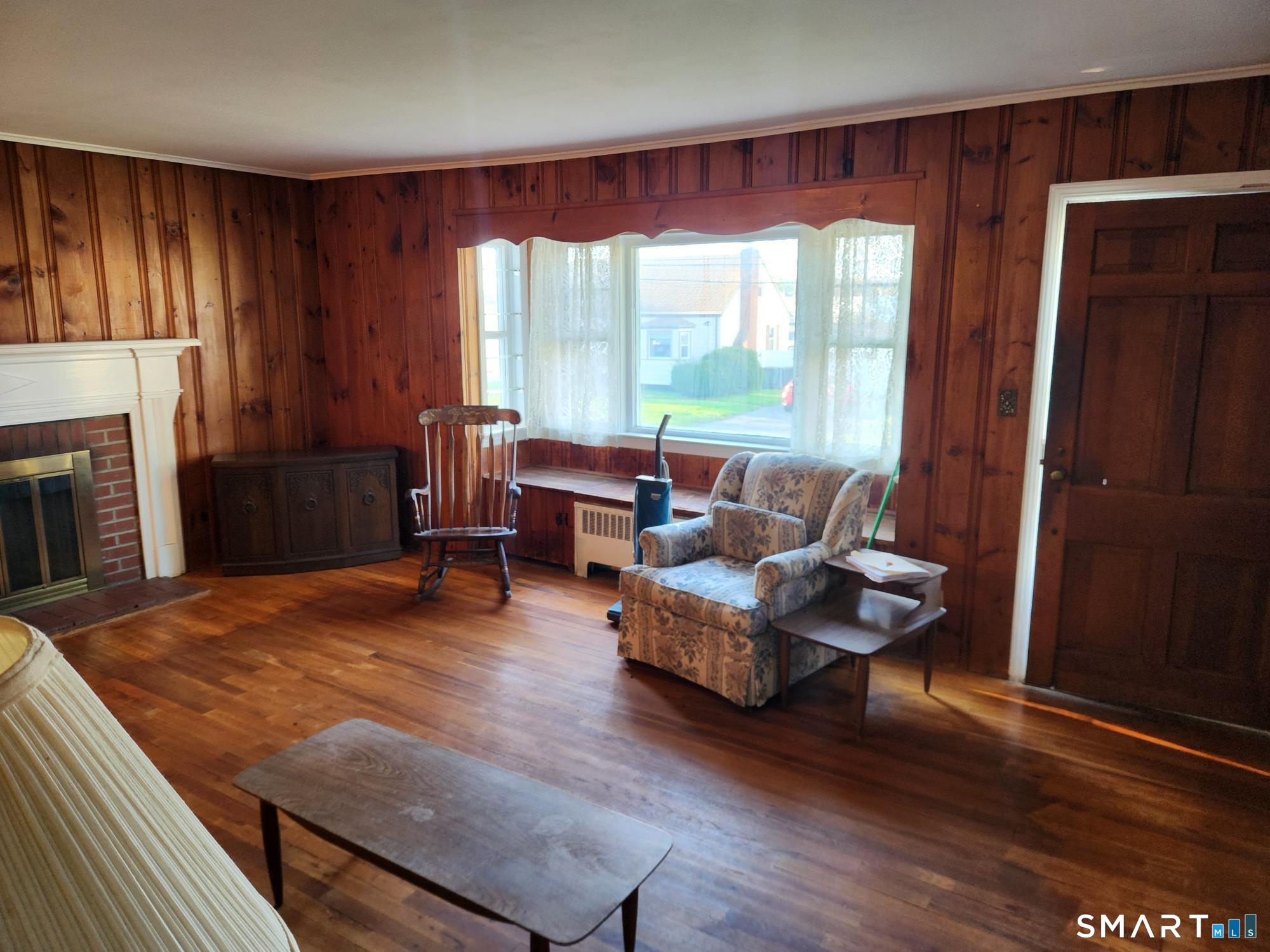 17 Hoover Street Property Photo 9