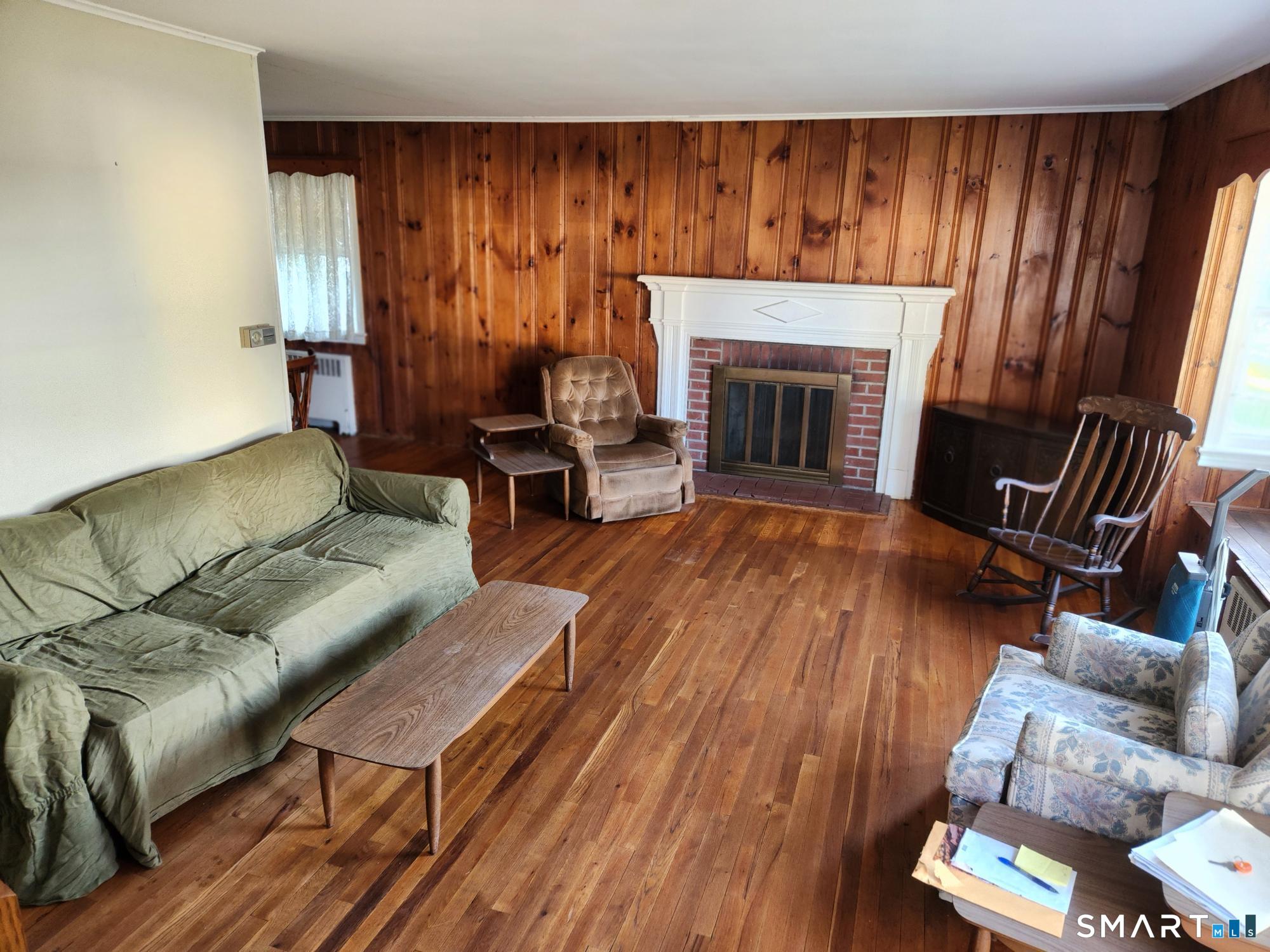 17 Hoover Street Property Photo 12