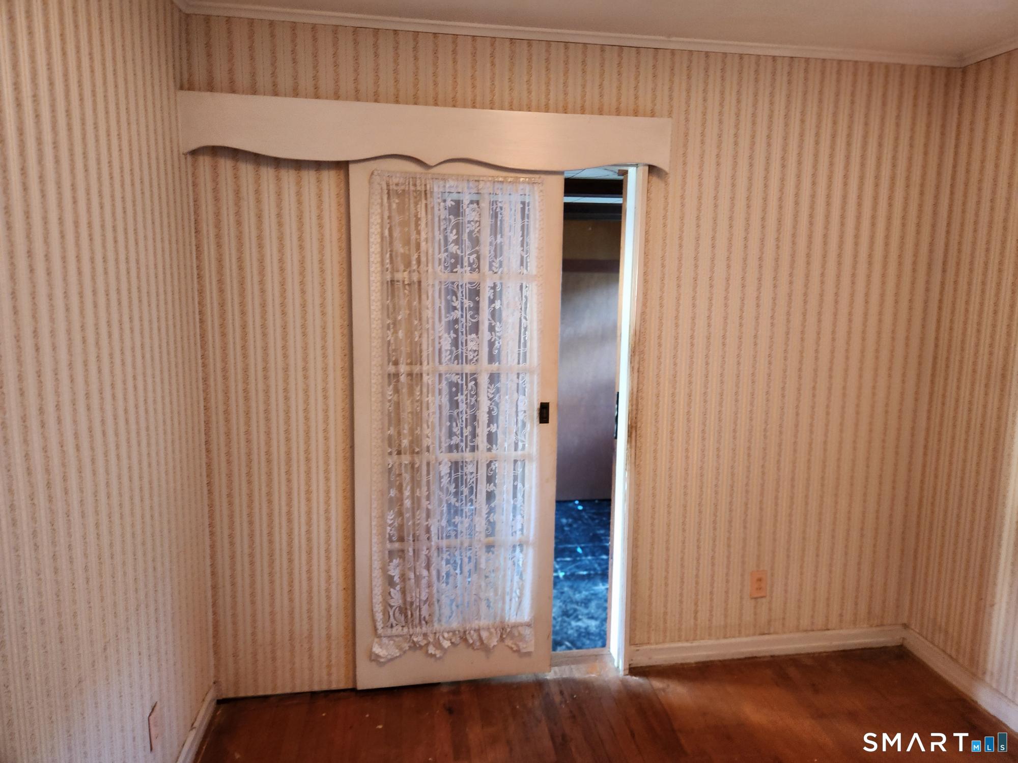 17 Hoover Street Property Photo 21