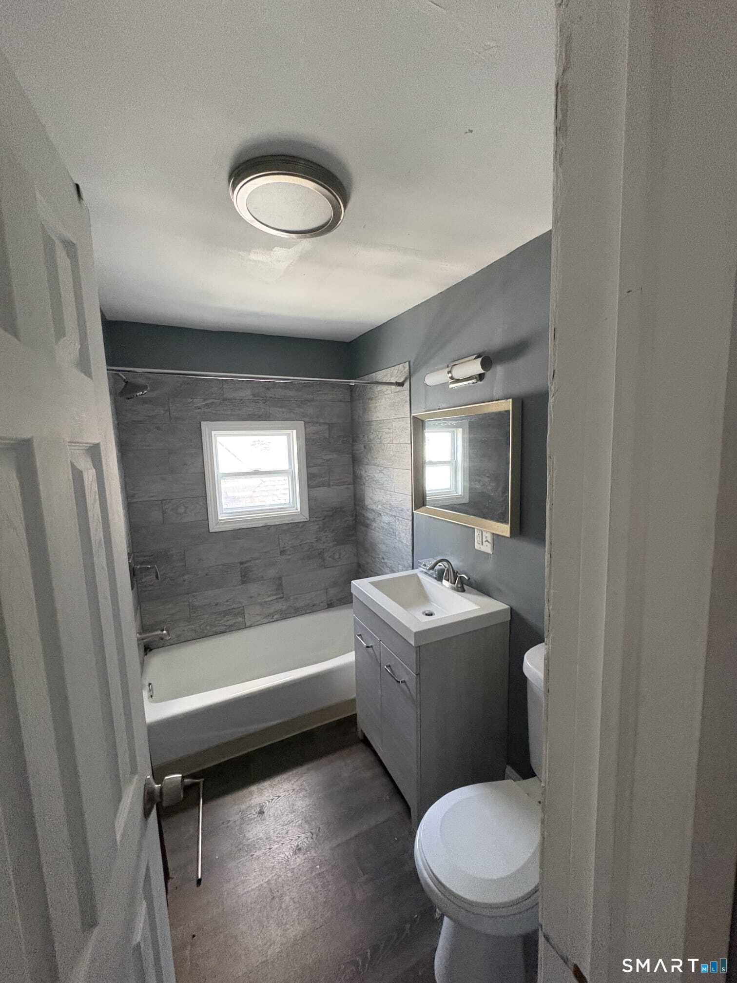 319 Sherman 3rd Fl -front Avenue Property Photo 7