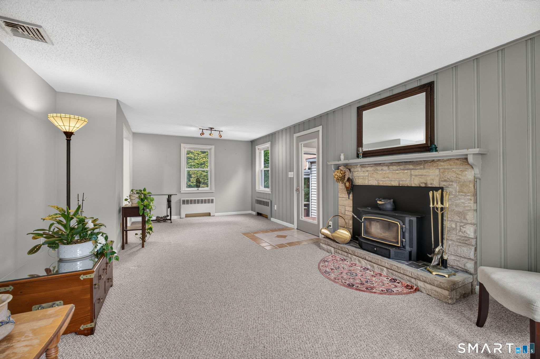 765 Hill Street Property Photo 8