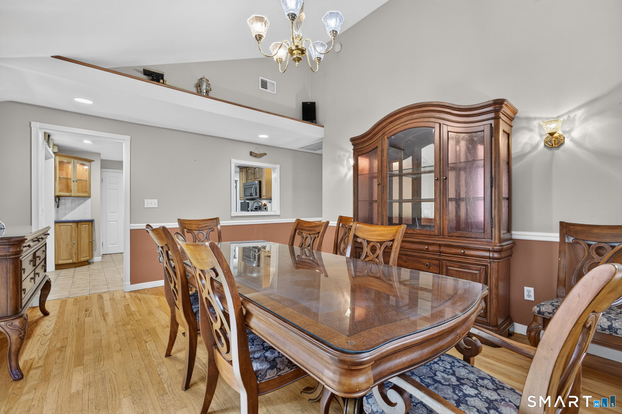 765 Hill Street Property Photo 14