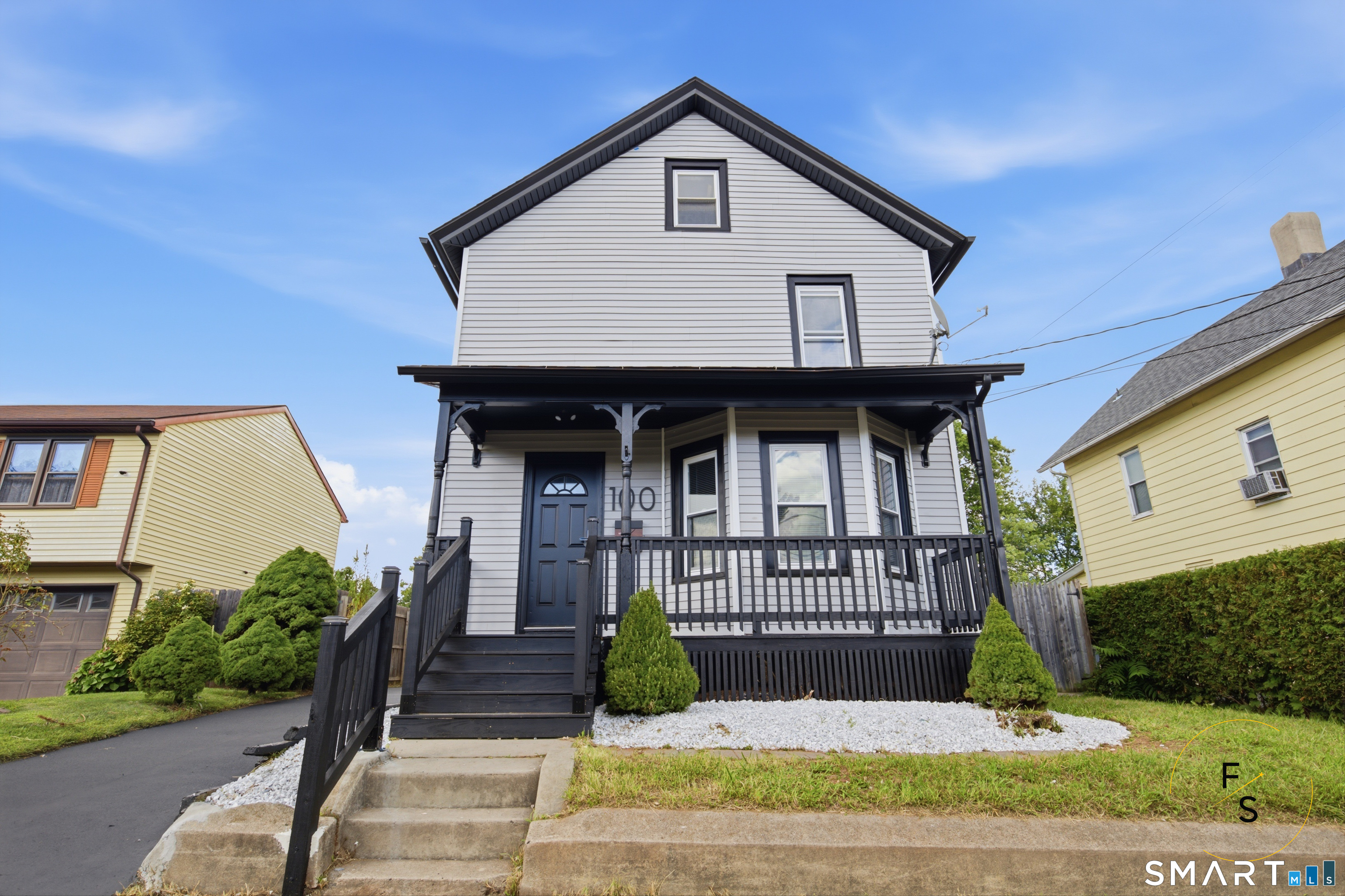 100 Austin Street Property Photo 1