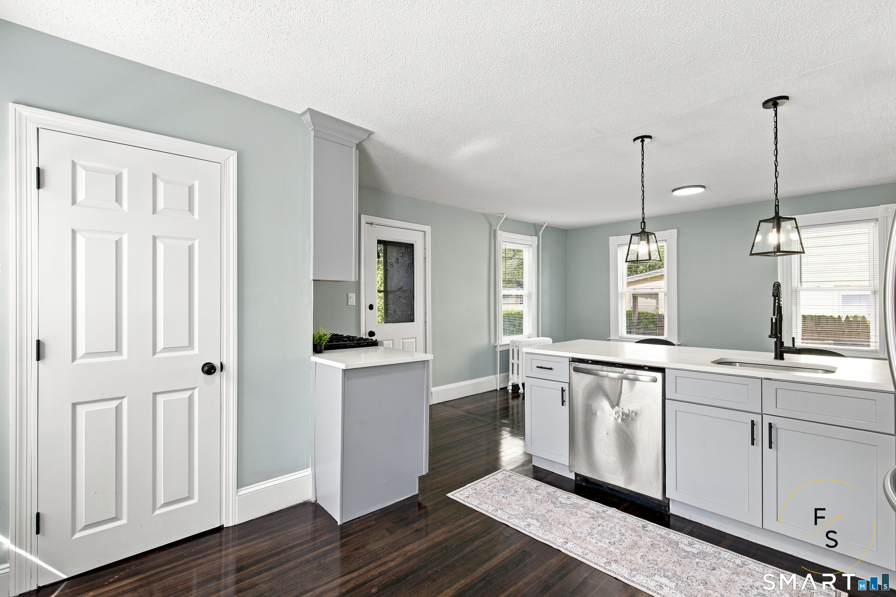 100 Austin Street Property Photo 13