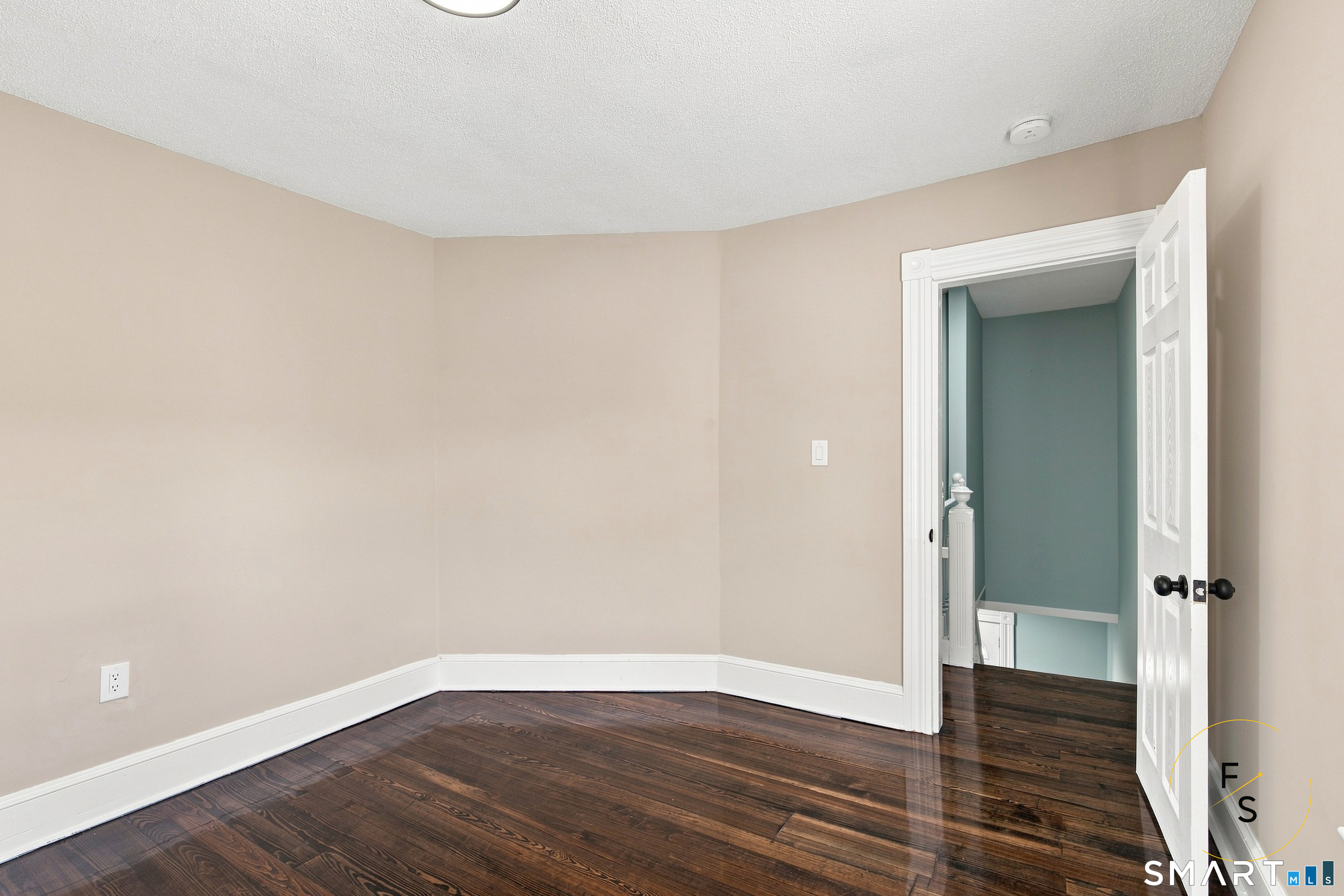 100 Austin Street Property Photo 24