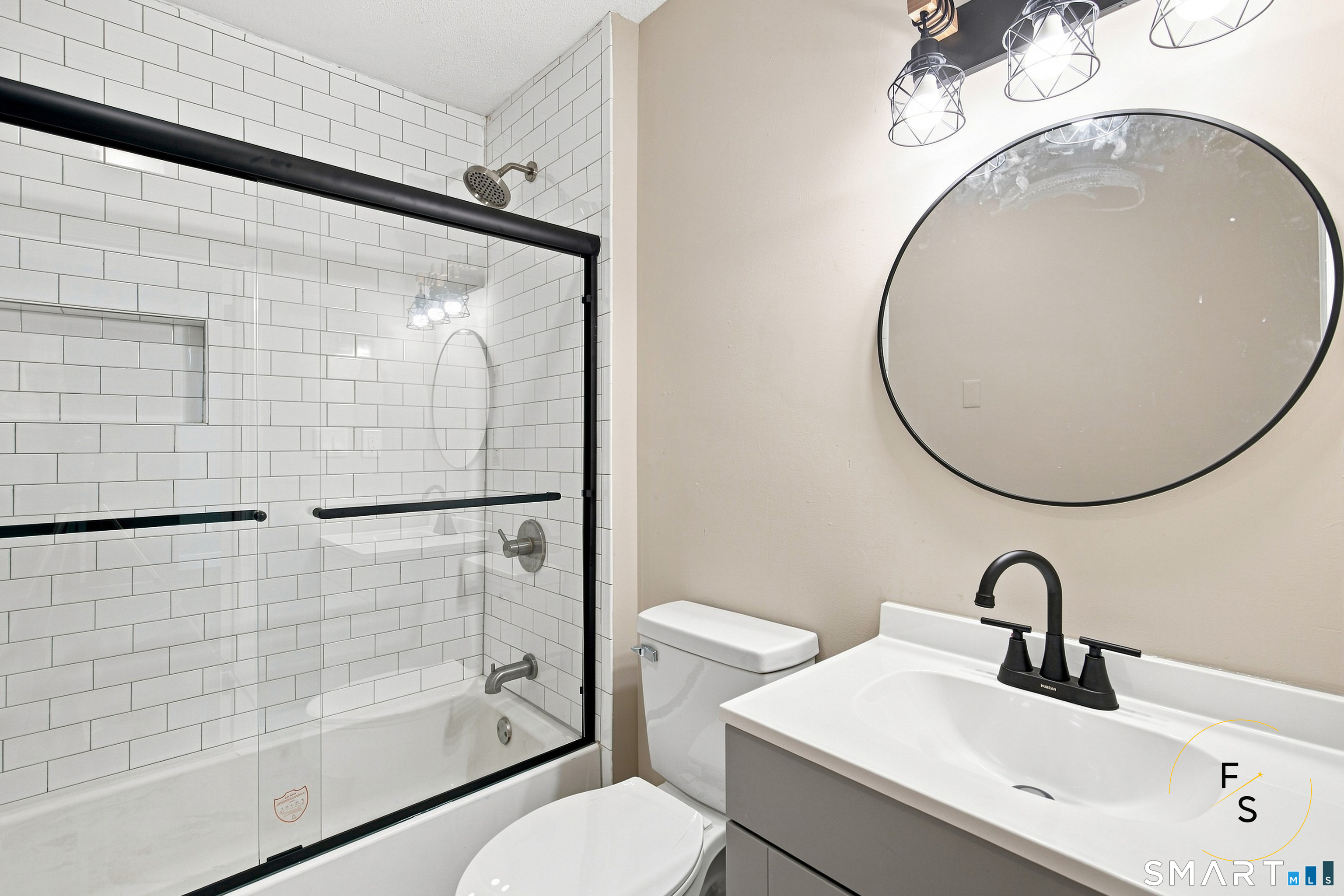 100 Austin Street Property Photo 25