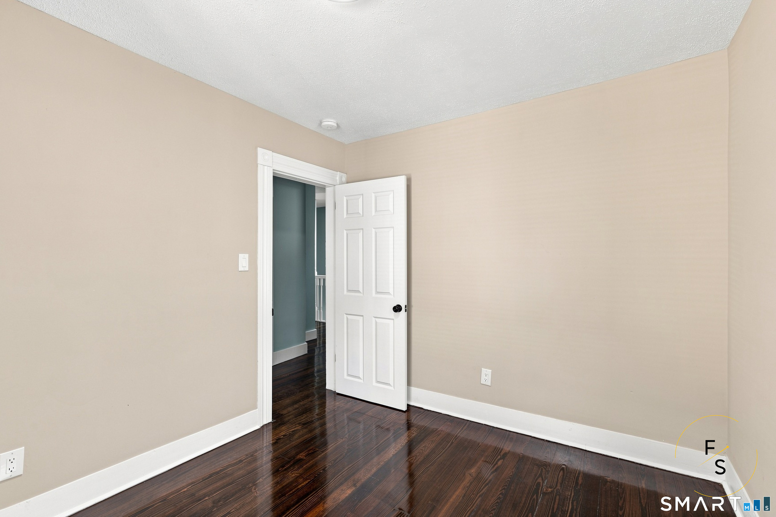 100 Austin Street Property Photo 28