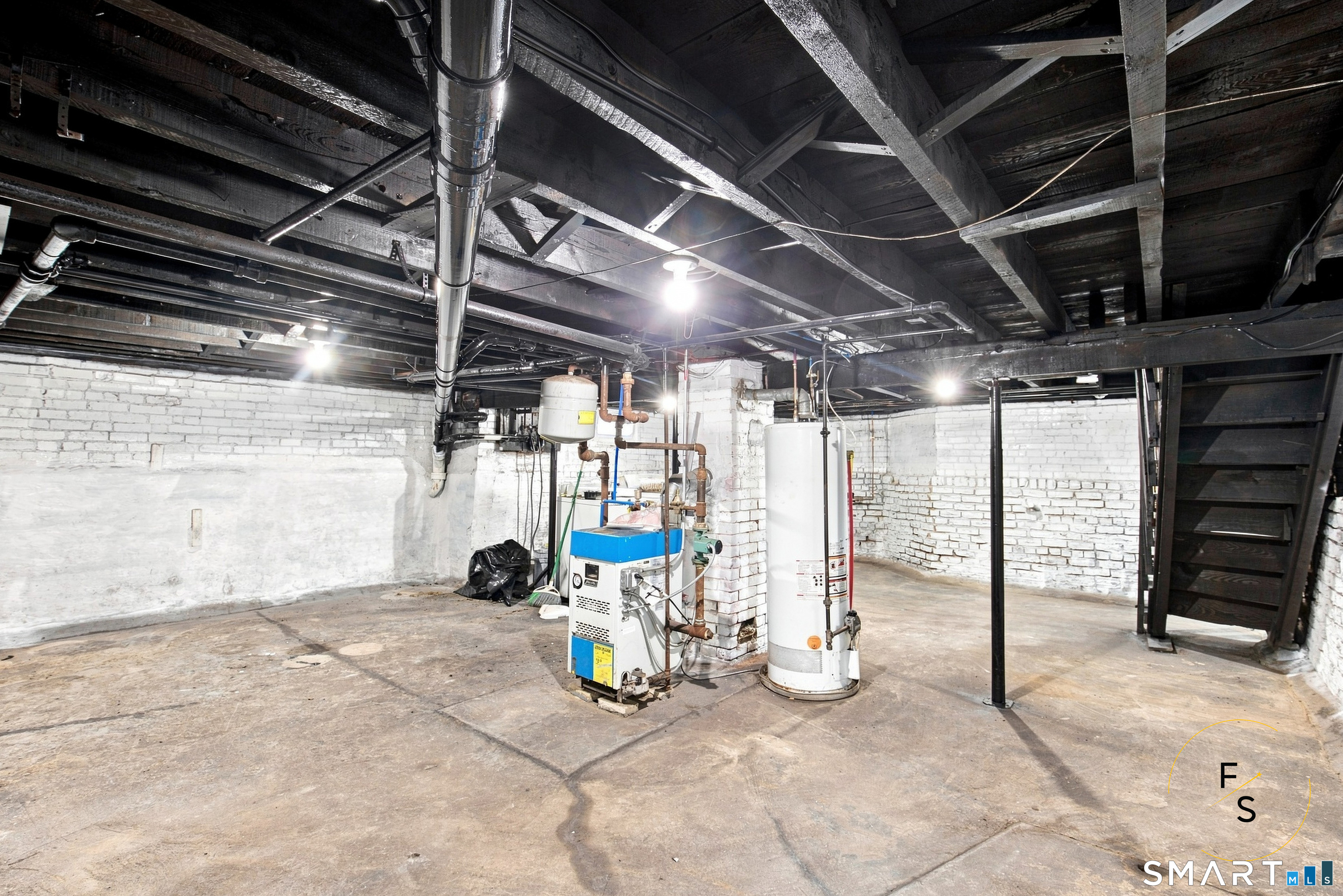 100 Austin Street Property Photo 31