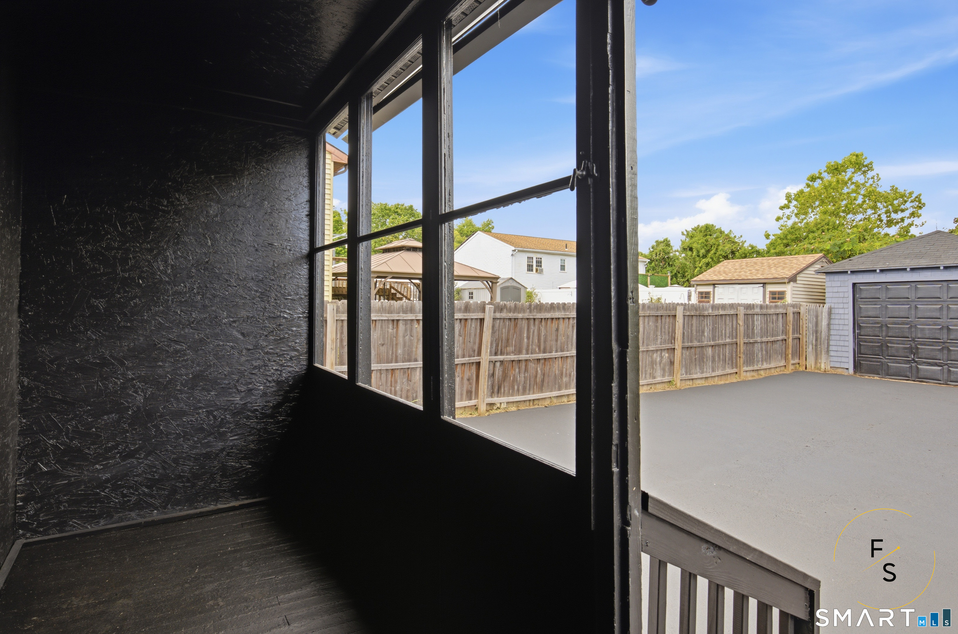 100 Austin Street Property Photo 32