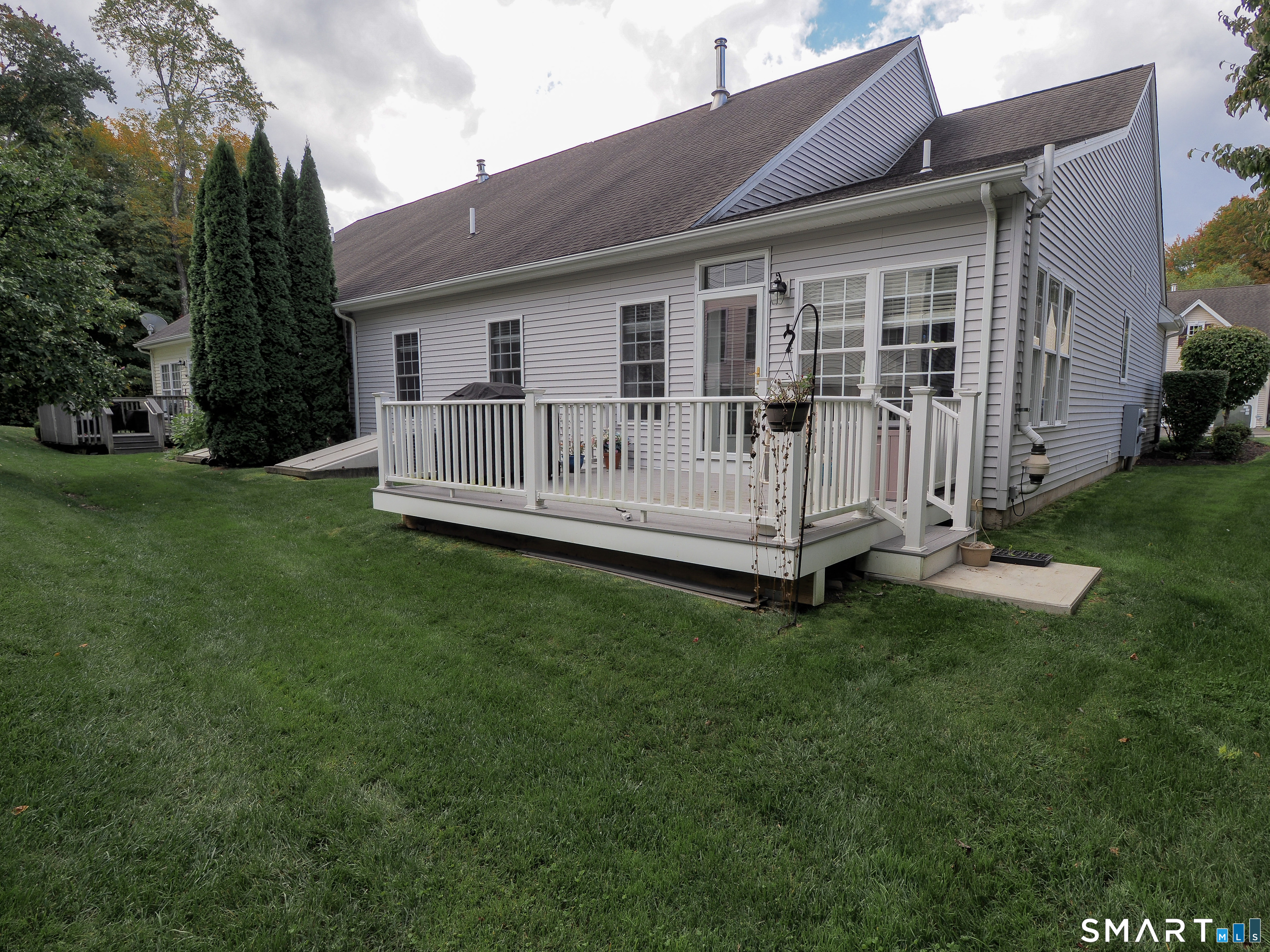 15 Hampshire 15 Drive Property Photo 2