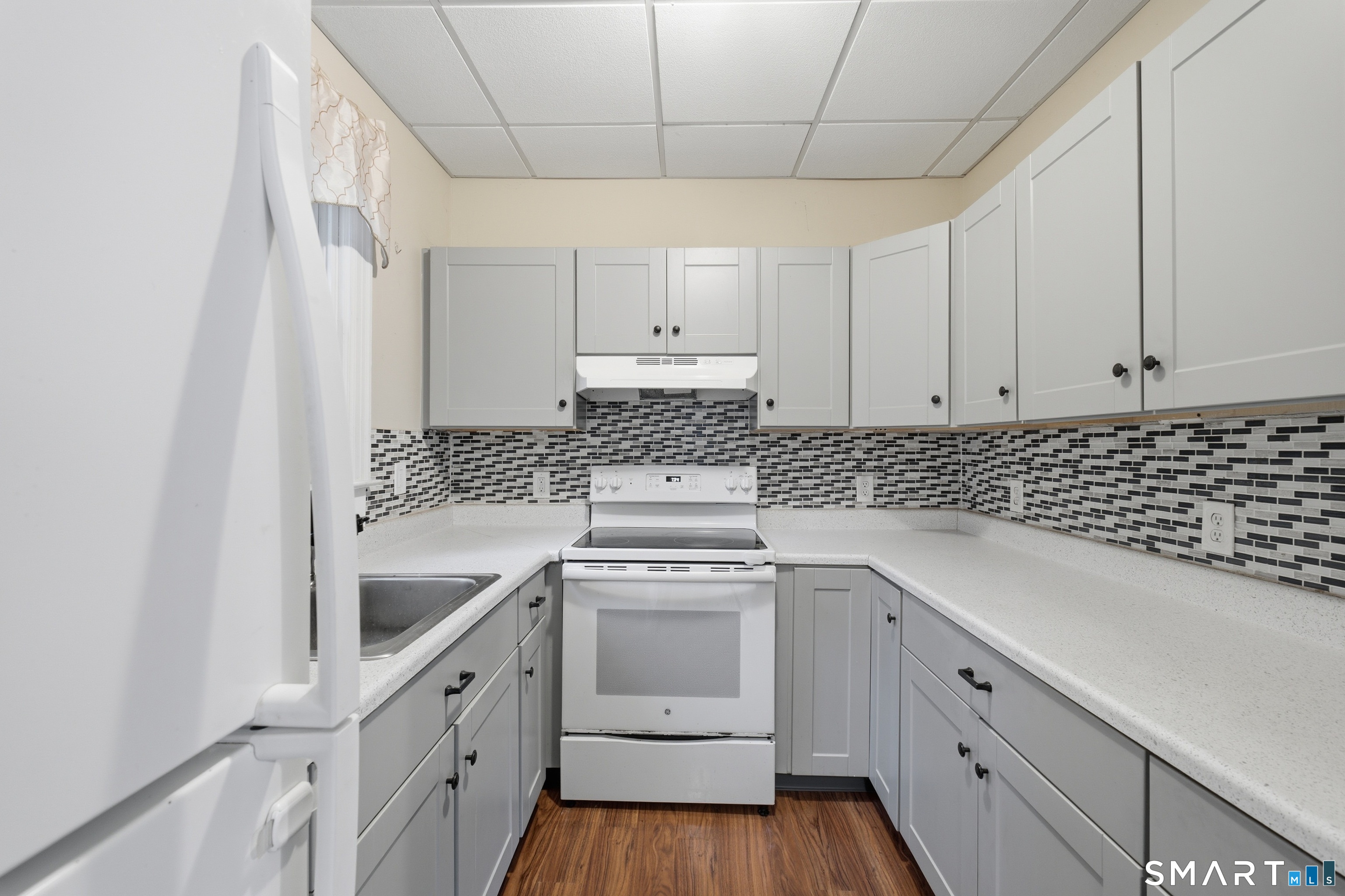 10 Walnut Avenue Property Photo 7