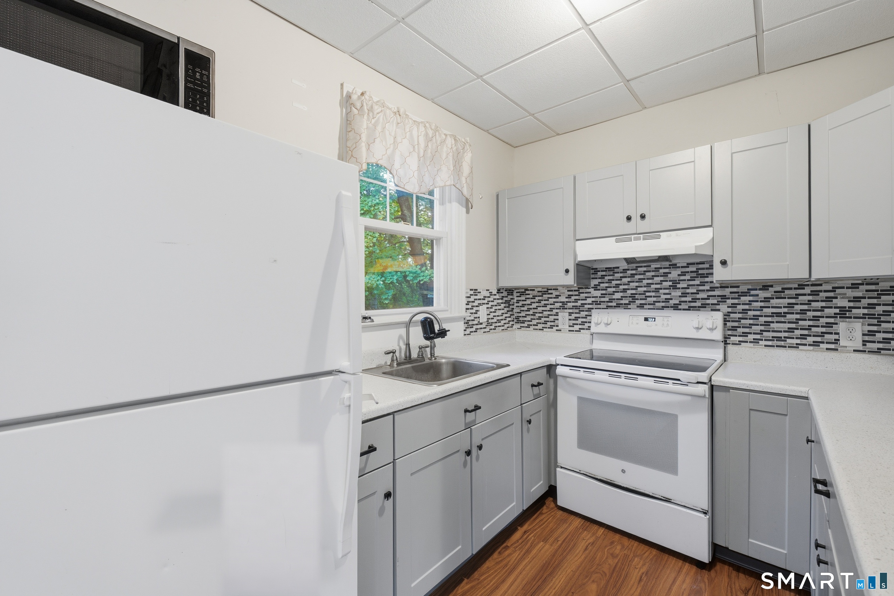 10 Walnut Avenue Property Photo 8