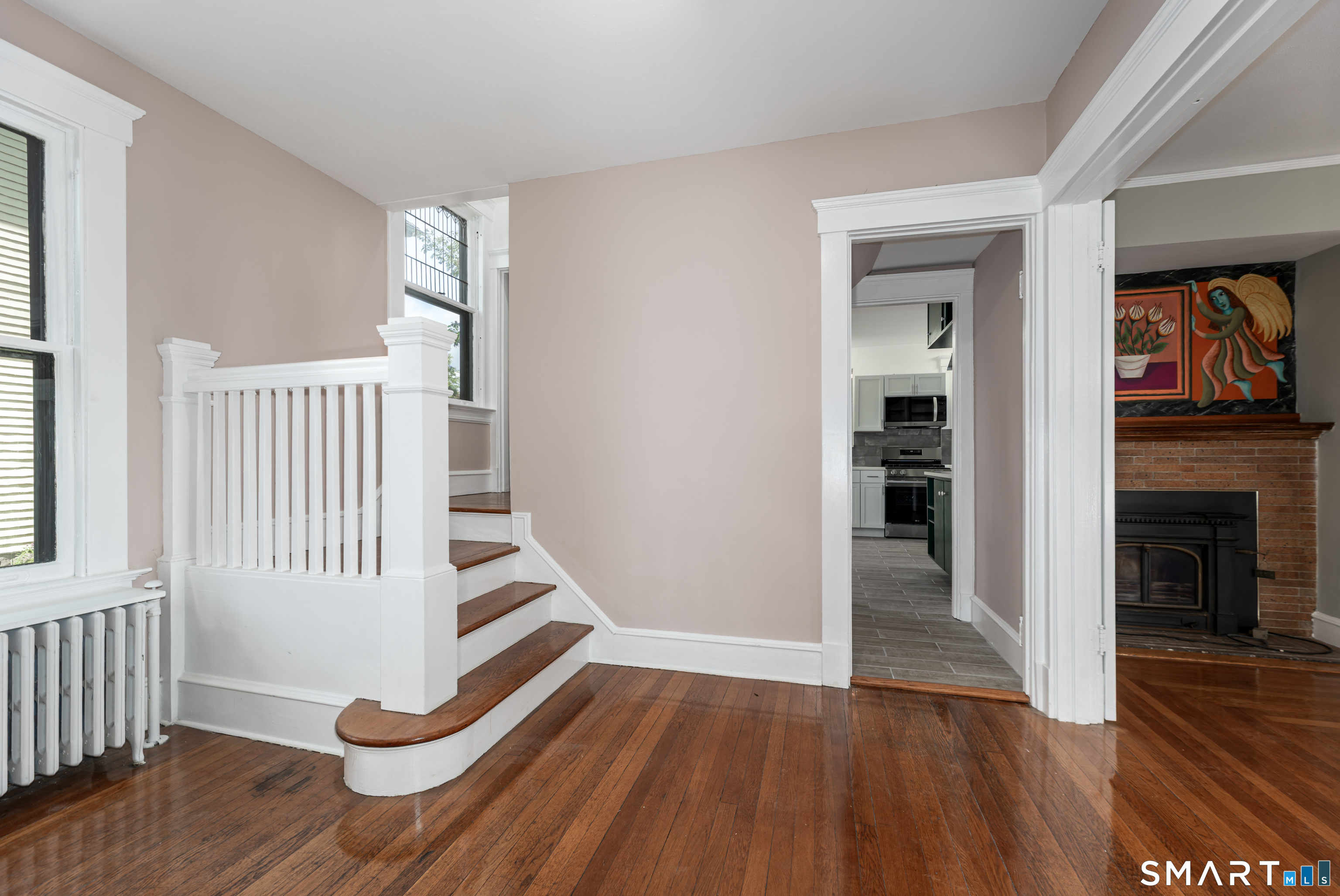 813 Edgewood Avenue Property Photo 3