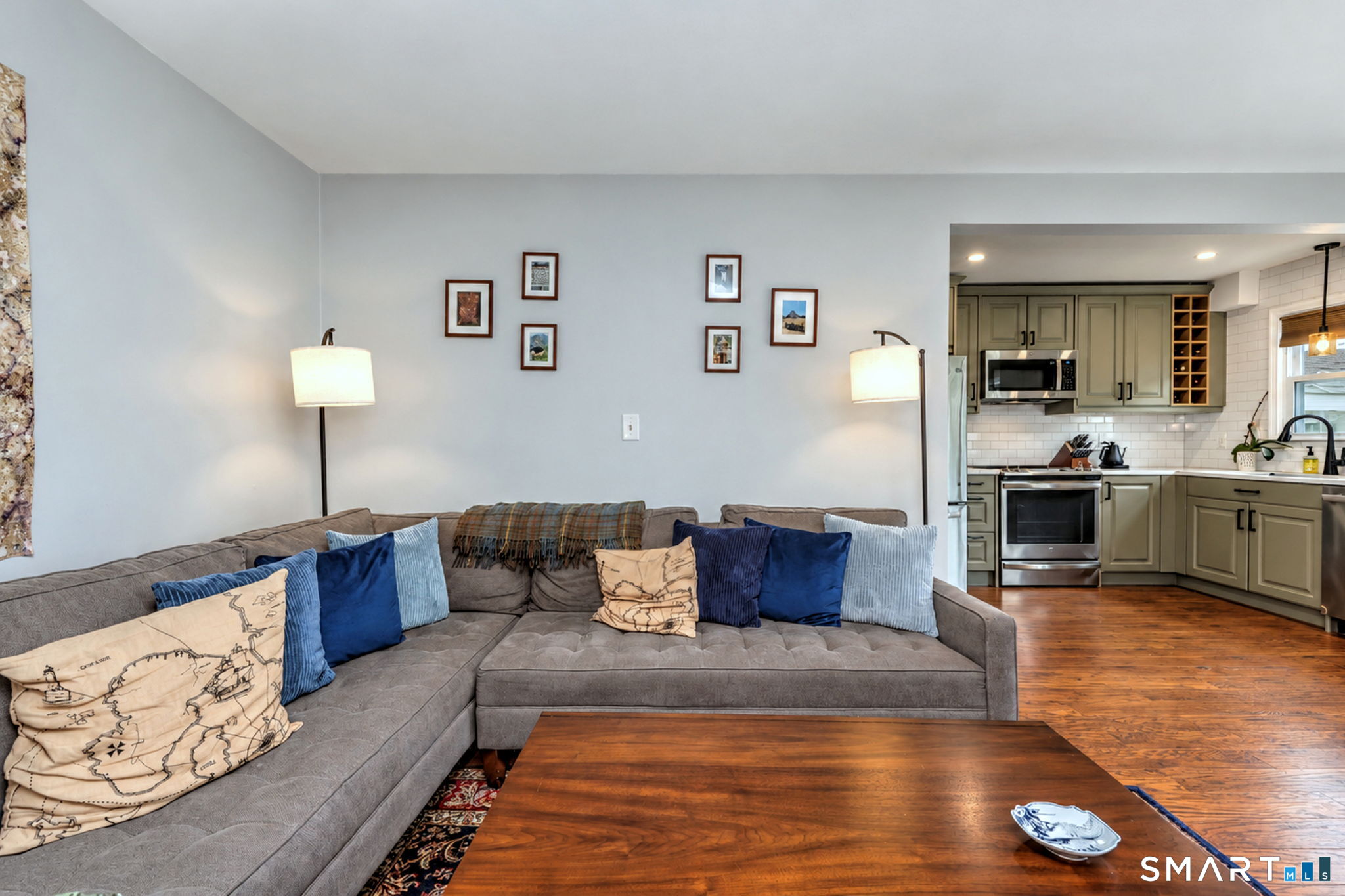 24212352 Property Photo 12