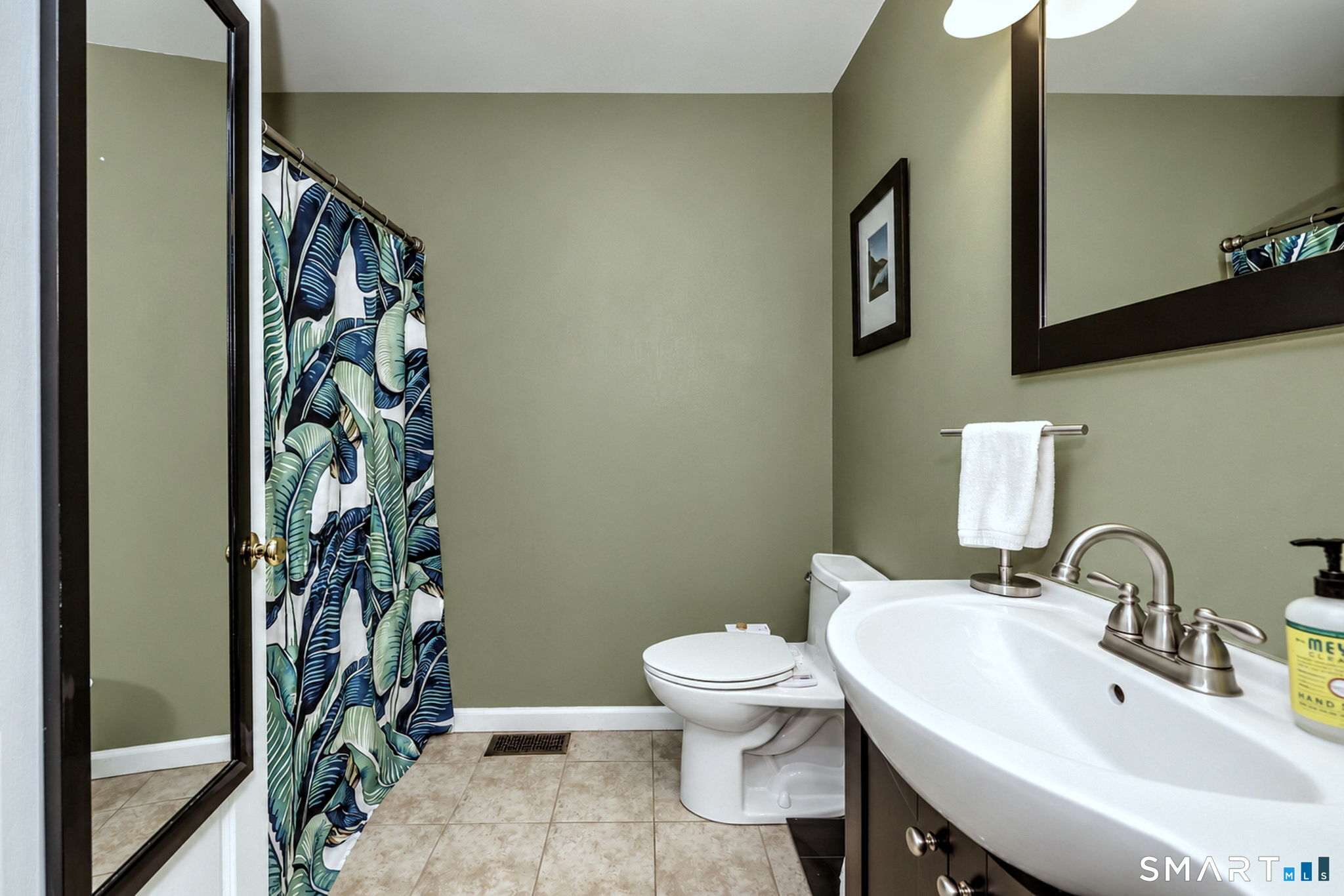 24212352 Property Photo 14