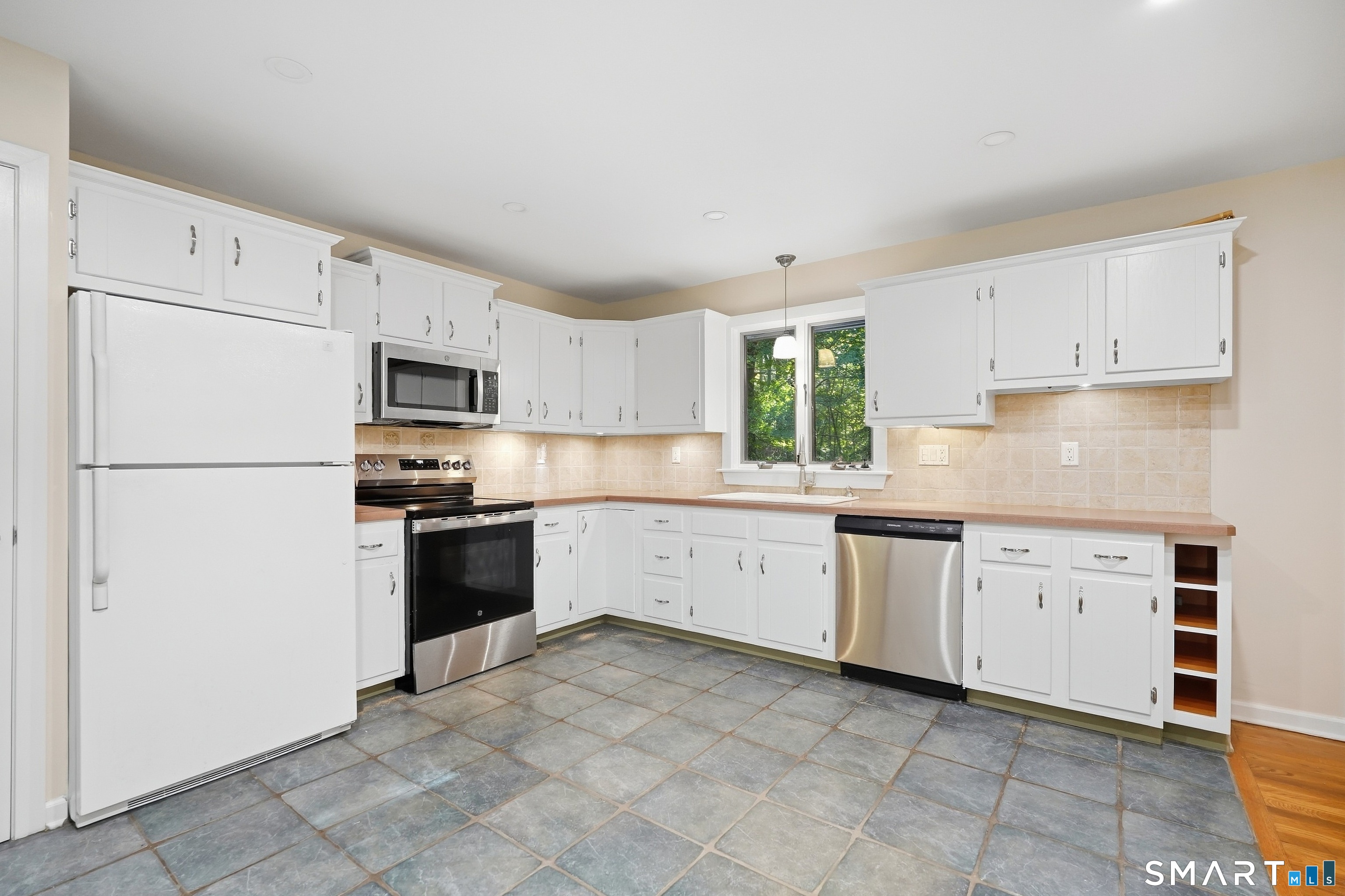 191 Dennison Road Property Photo 7