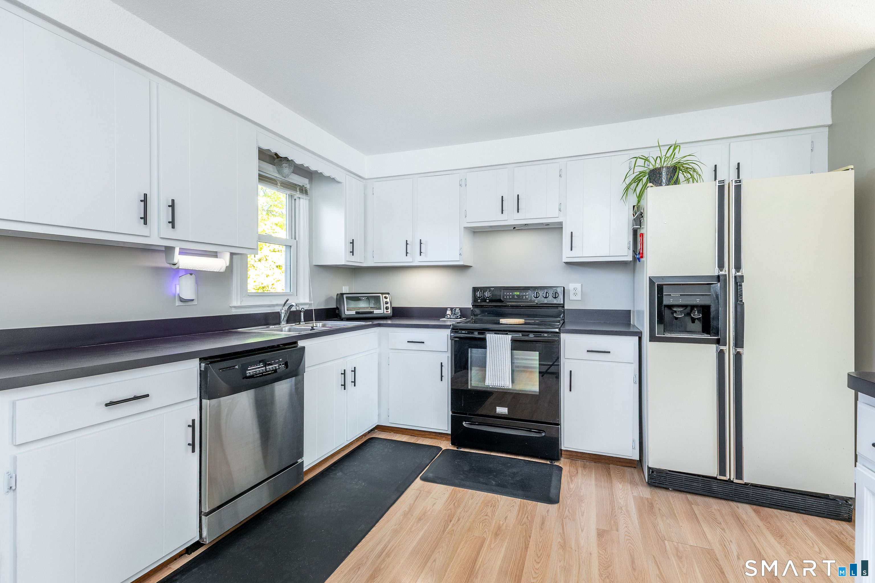 171 Nutmeg Drive Property Photo 4