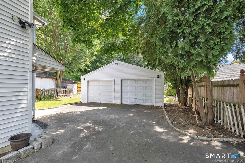 11 Hallmark Place Property Photo 2