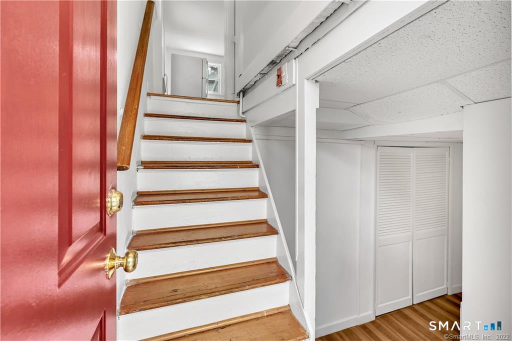 11 Hallmark Place Property Photo 4