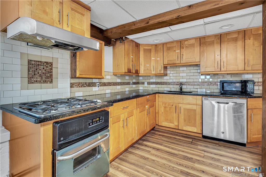 11 Hallmark Place Property Photo 6