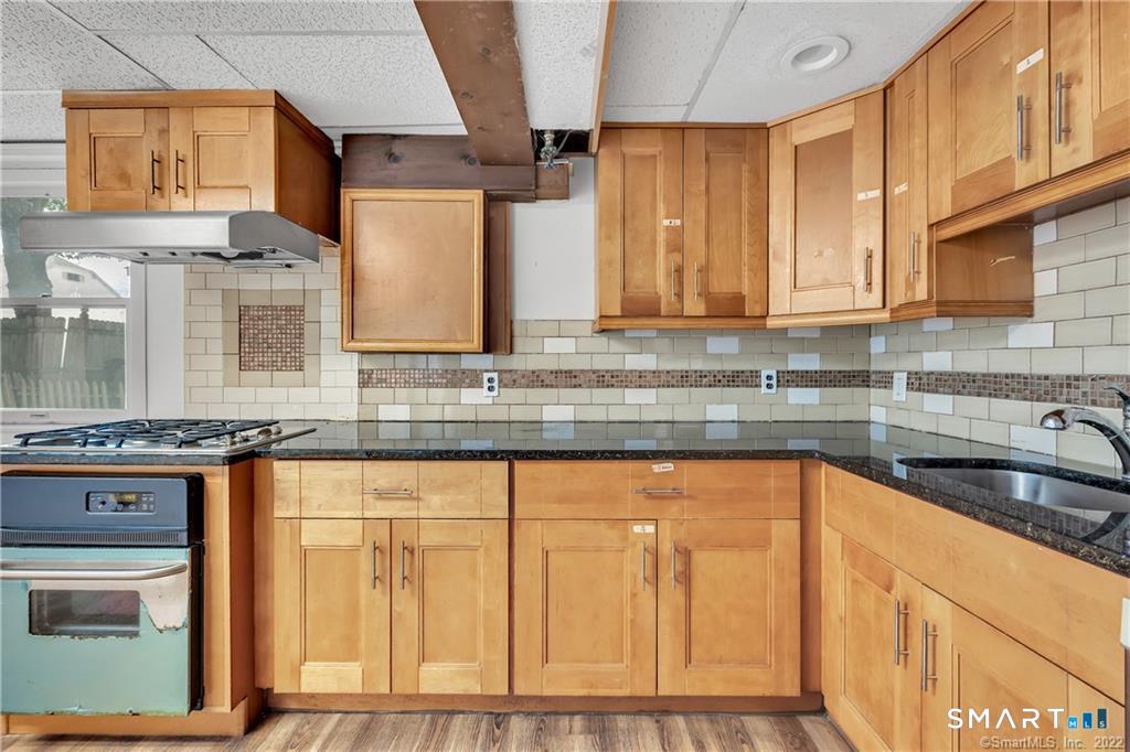 11 Hallmark Place Property Photo 7