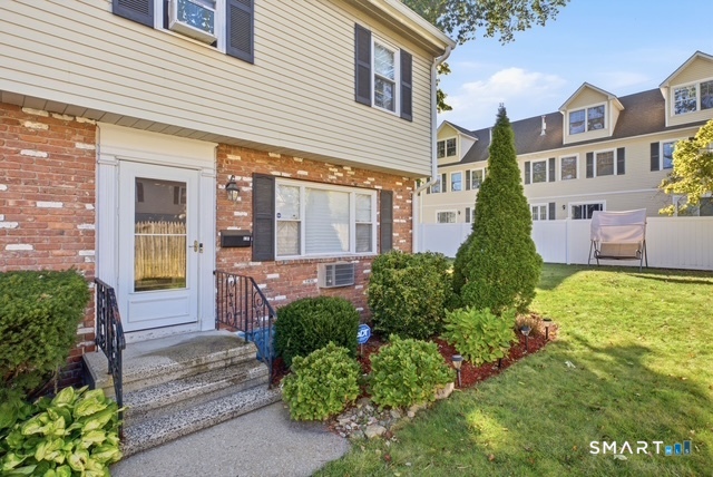 63 Maple Tree F Avenue Property Photo 1