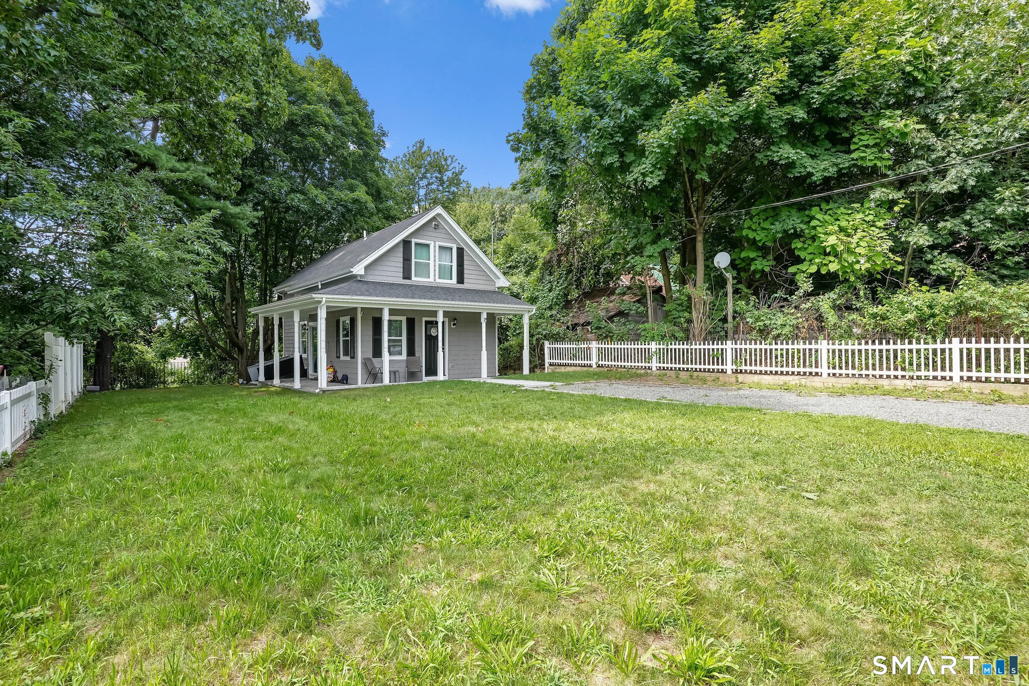 75 Hemlock Street Property Photo 3