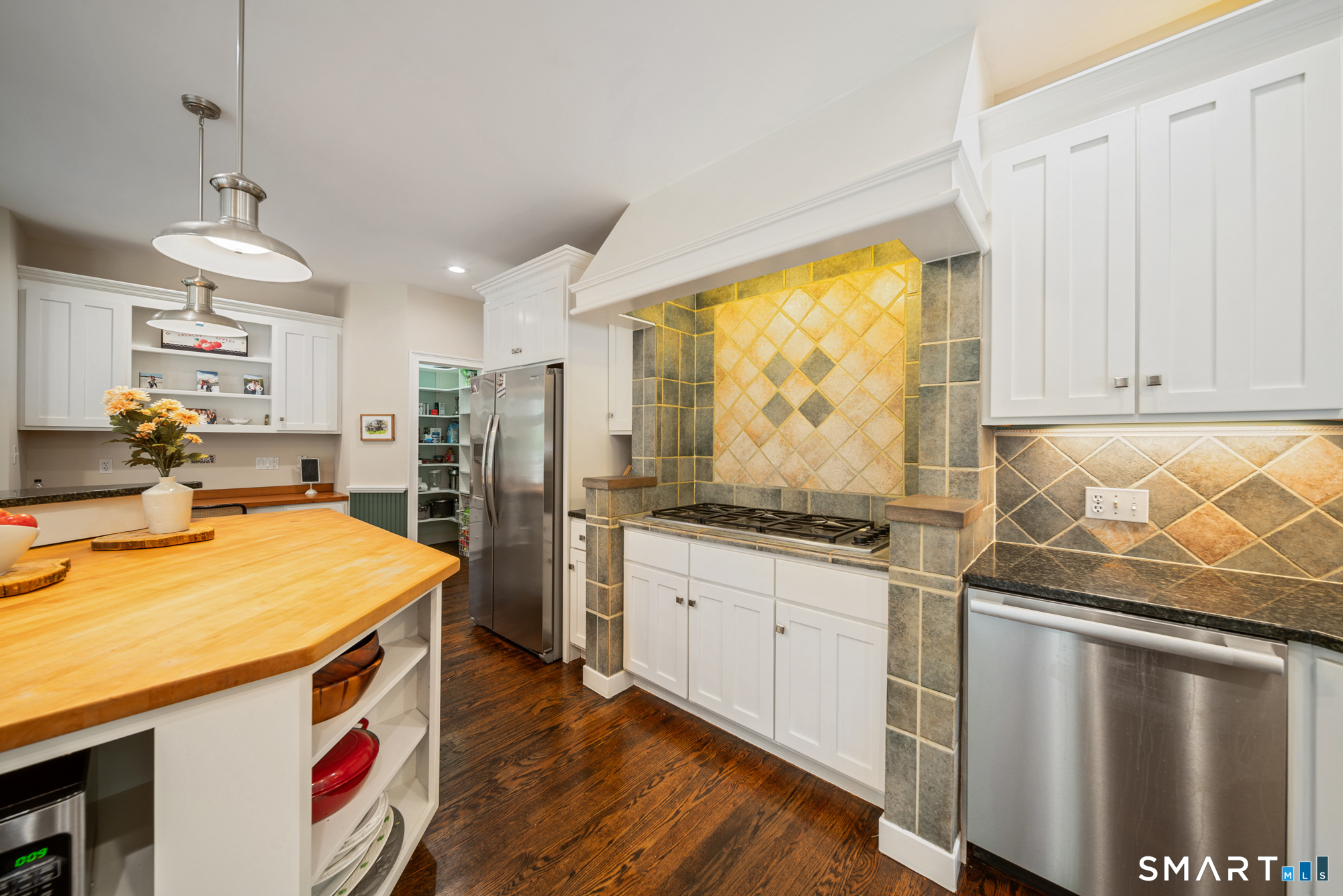 19 Christopher Lane Property Photo 16
