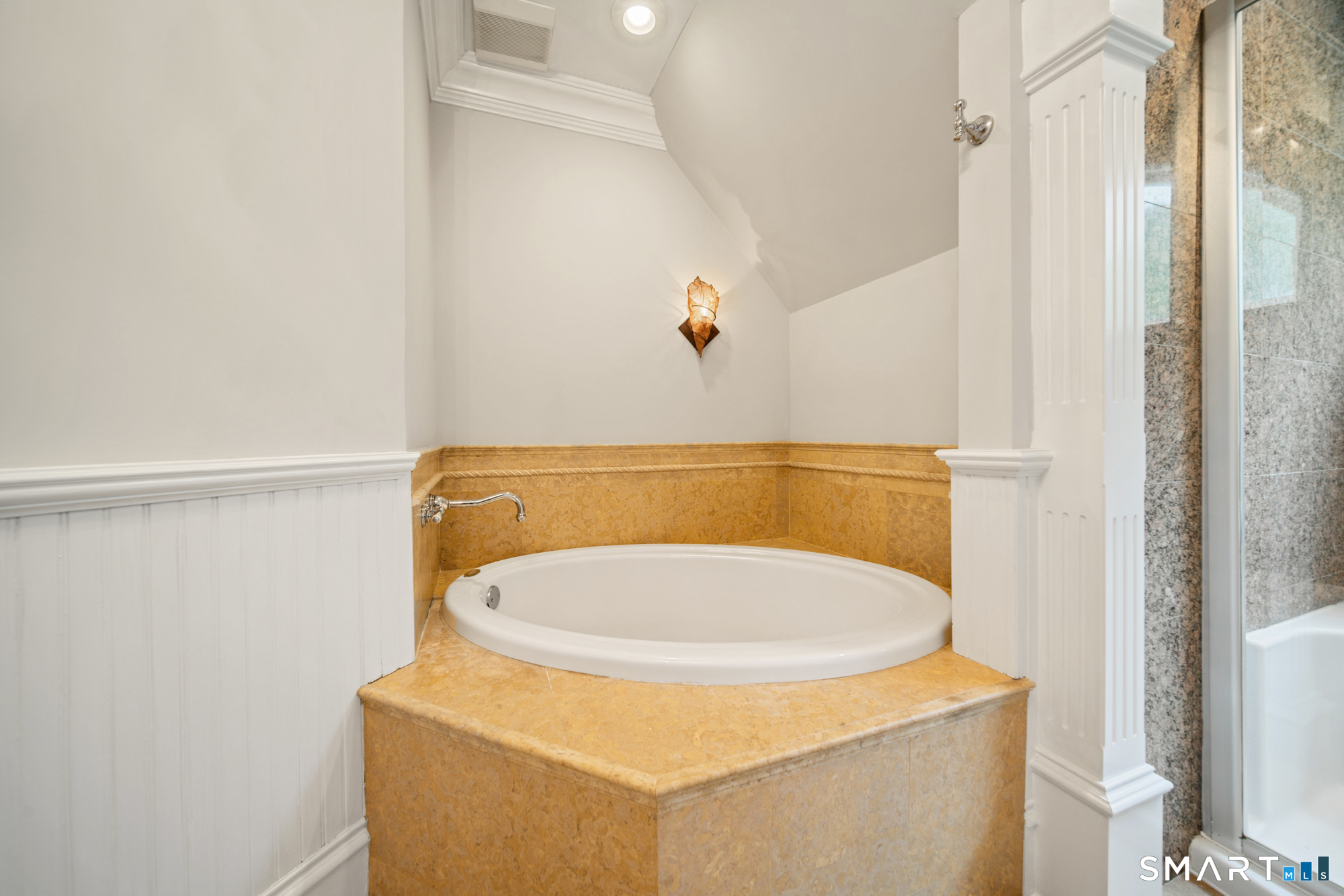 19 Christopher Lane Property Photo 25