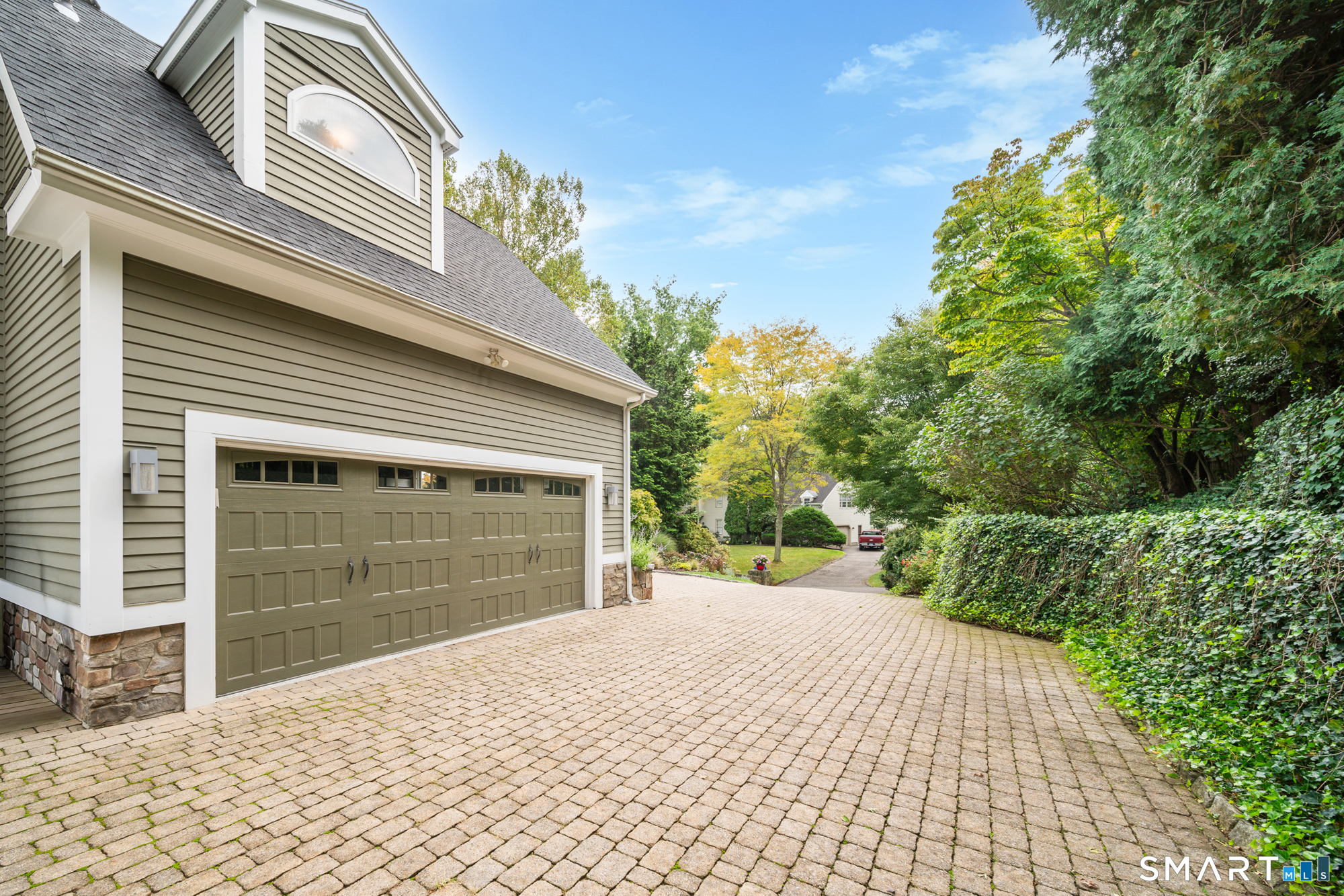 19 Christopher Lane Property Photo 31