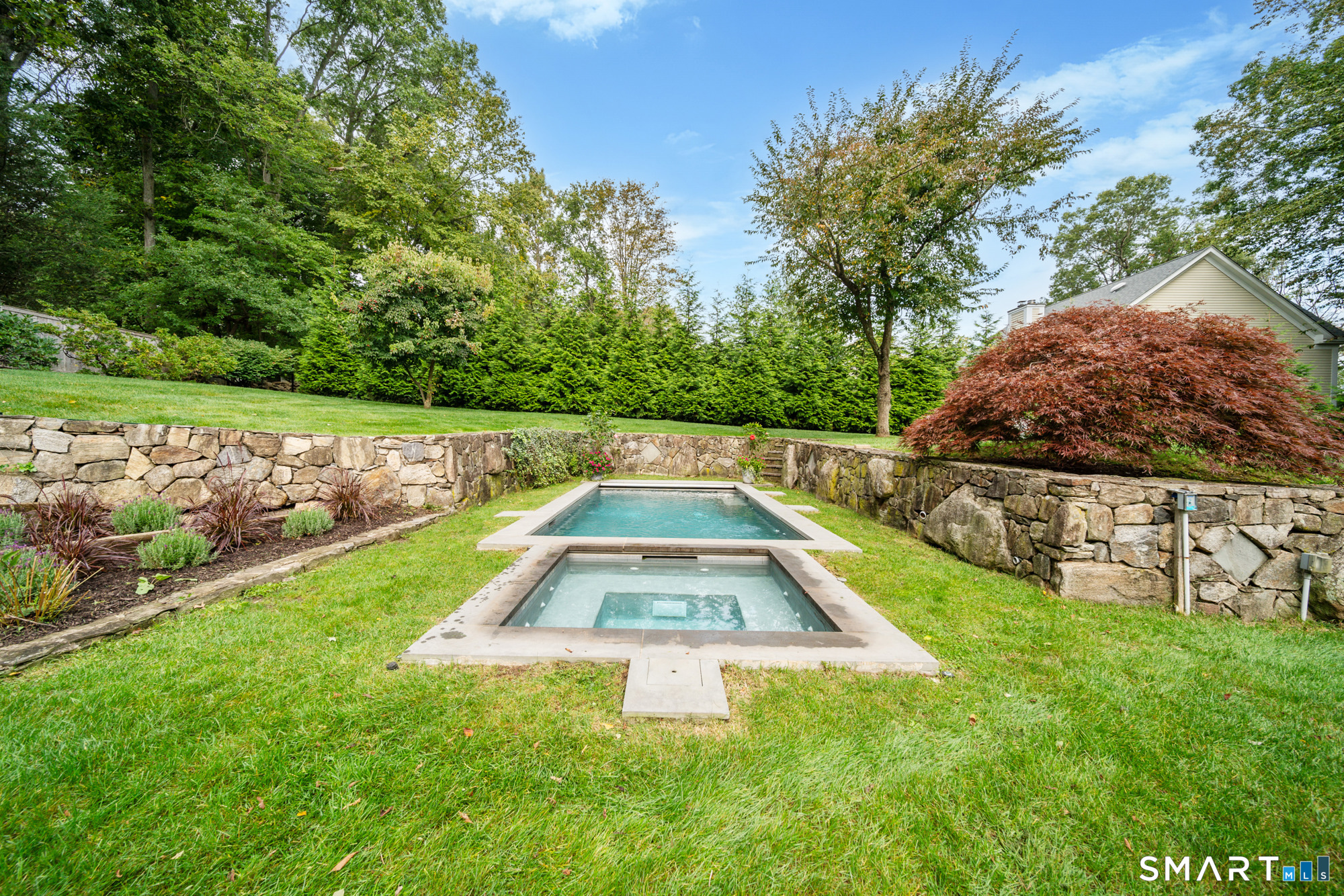 19 Christopher Lane Property Photo 32