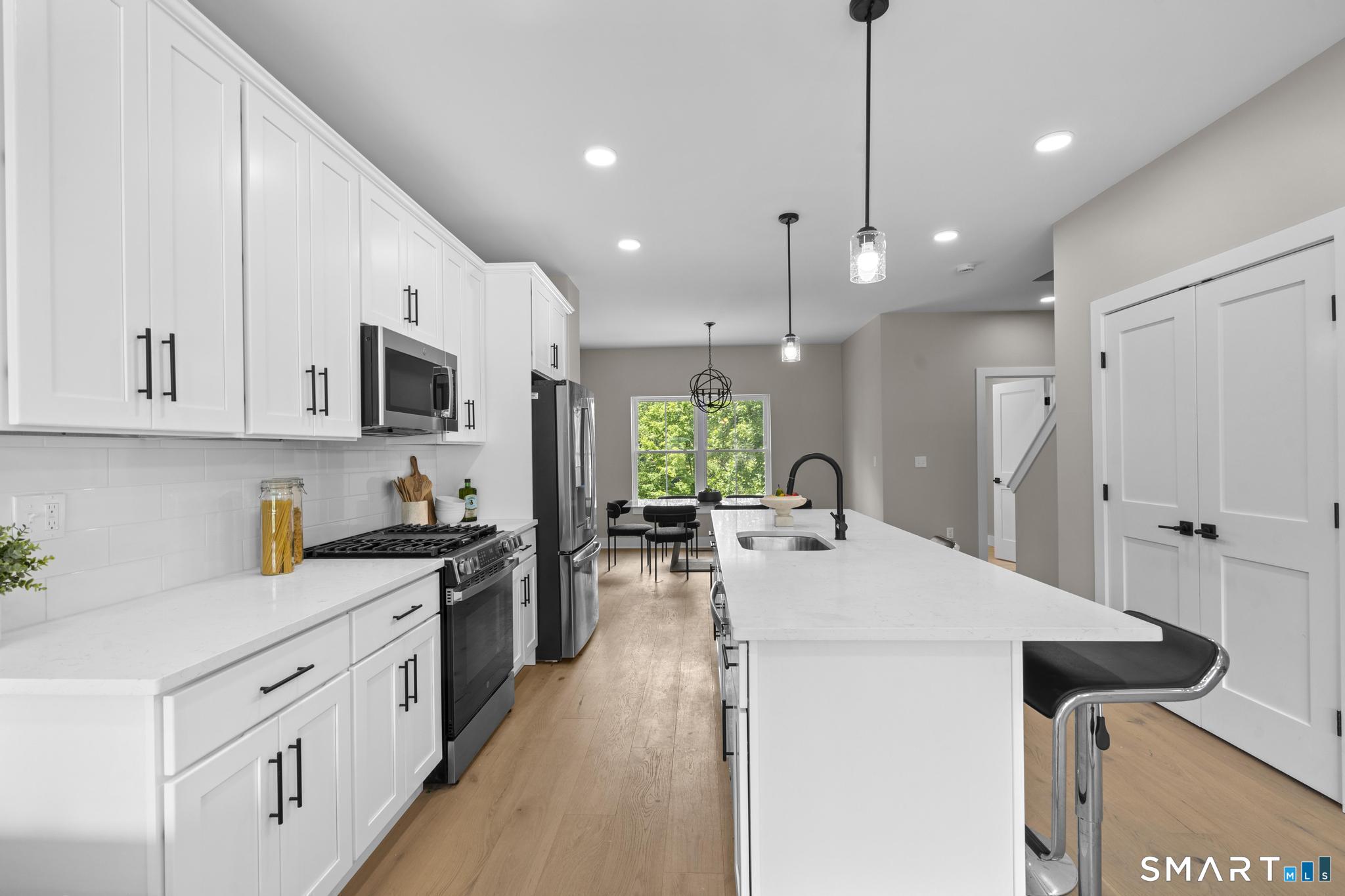 61 West 15 Street Property Photo 11