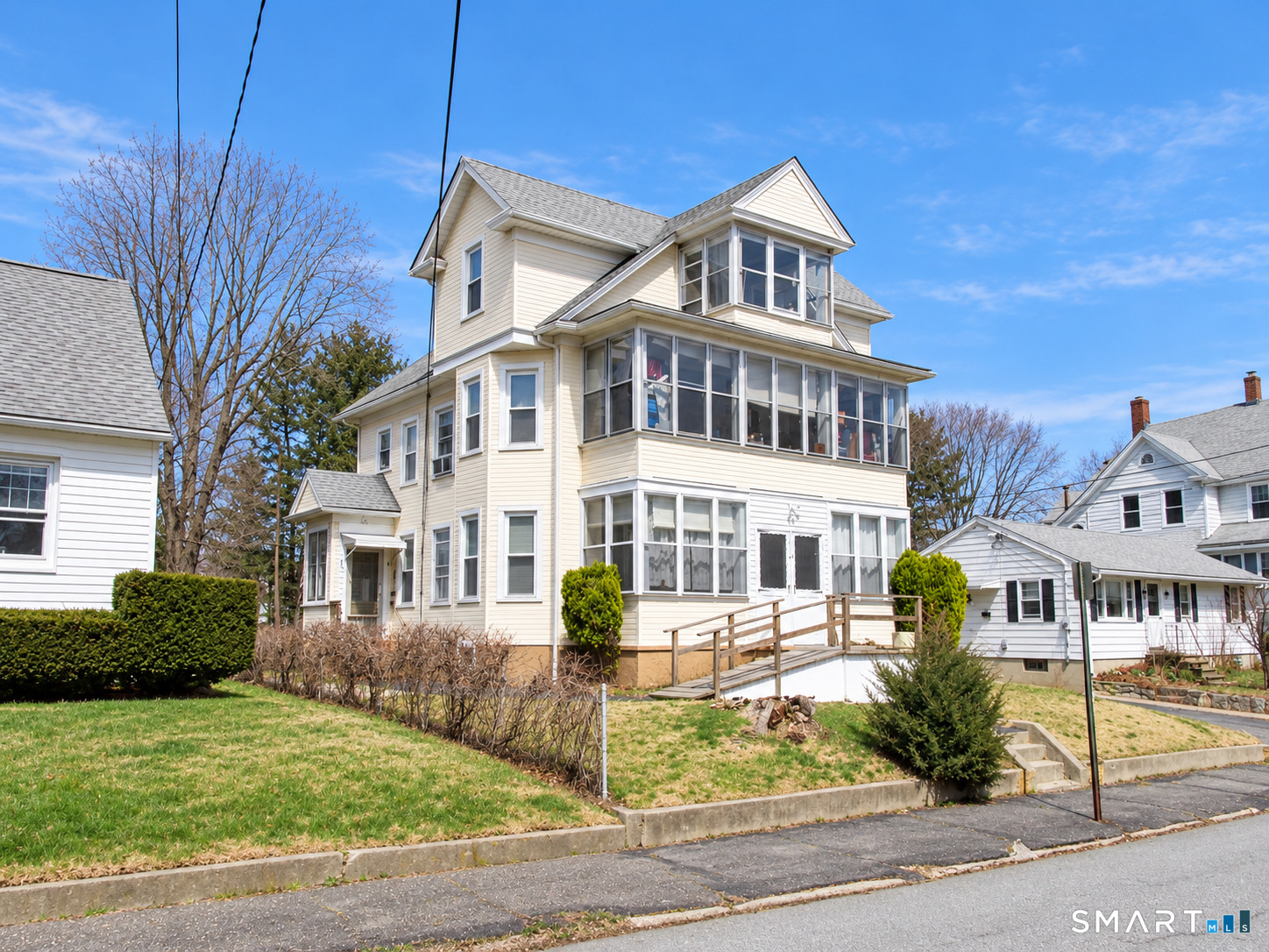 60 Roosevelt 1 Avenue Property Photo 1