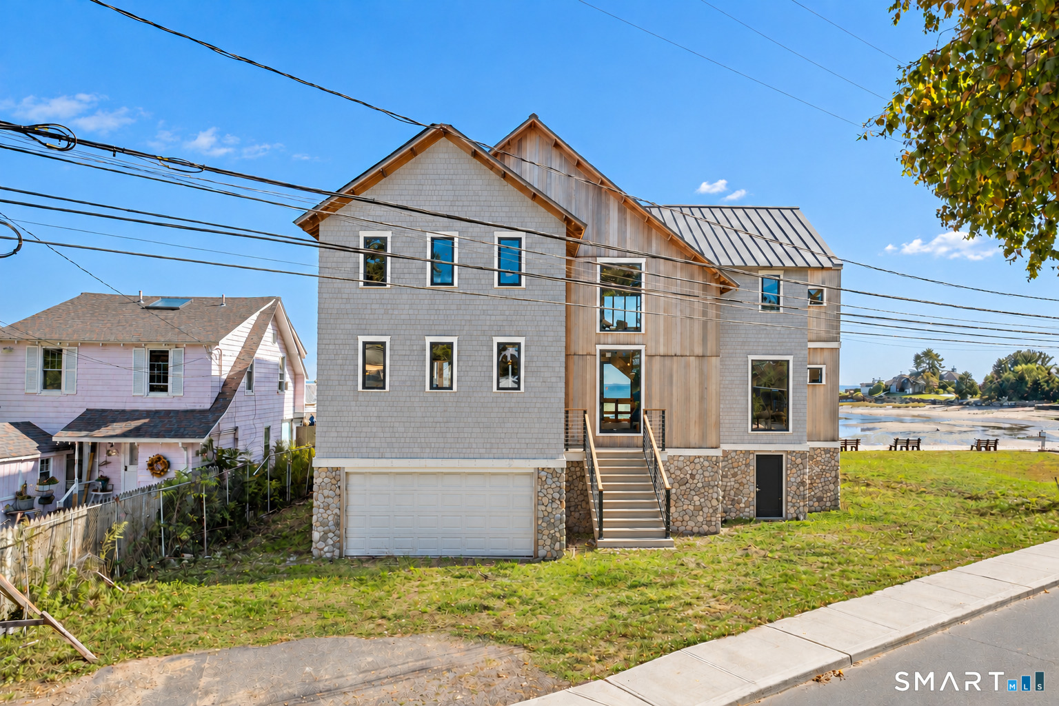 233 Hillspoint Road Property Photo 3
