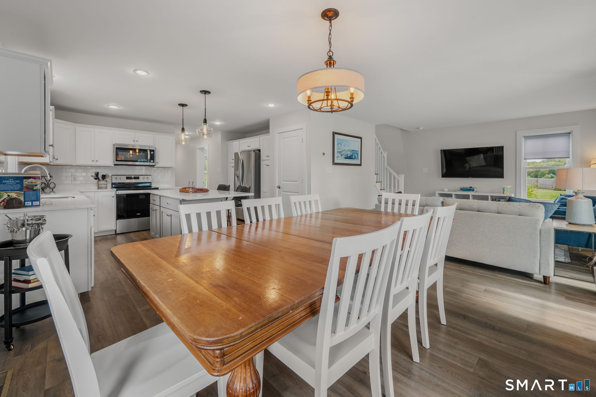 908 Stonington Road Property Photo 11