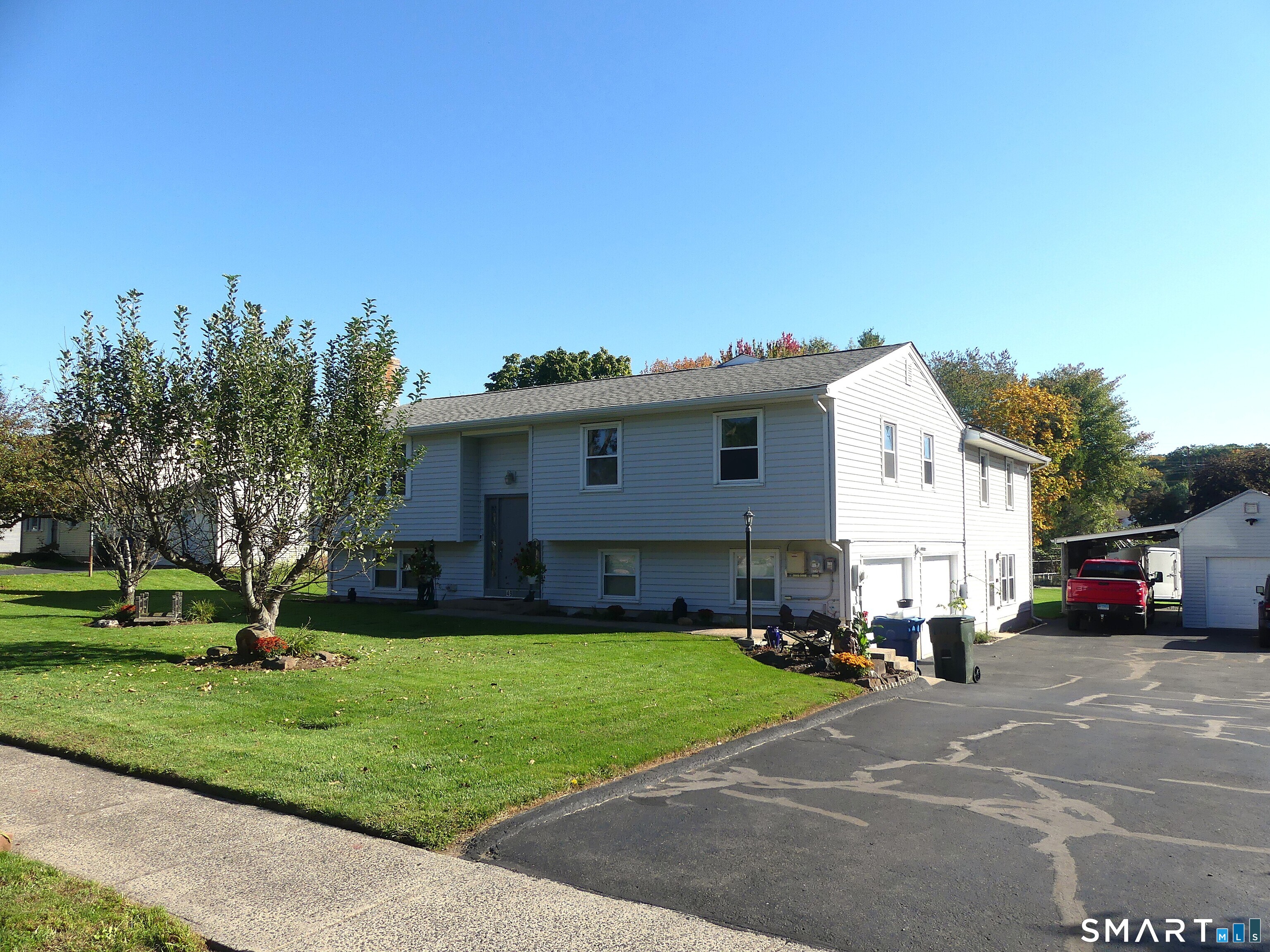 49 Bluebird Lane Property Photo 2