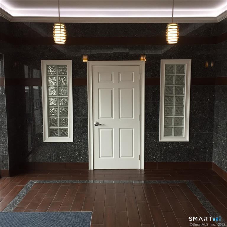 915 Sullivan 5 Avenue Property Photo 13