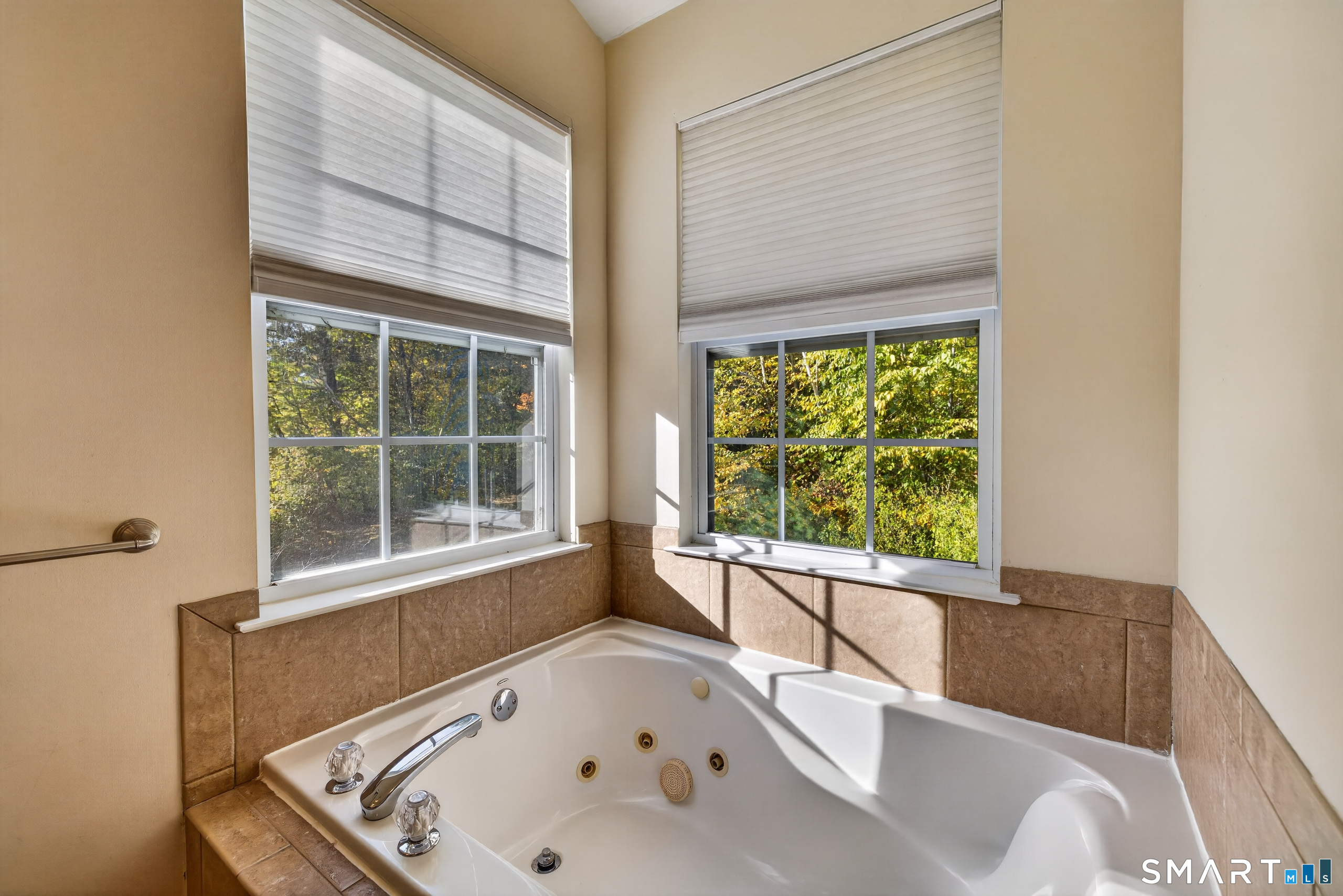 25 Auburn Way Property Photo 19
