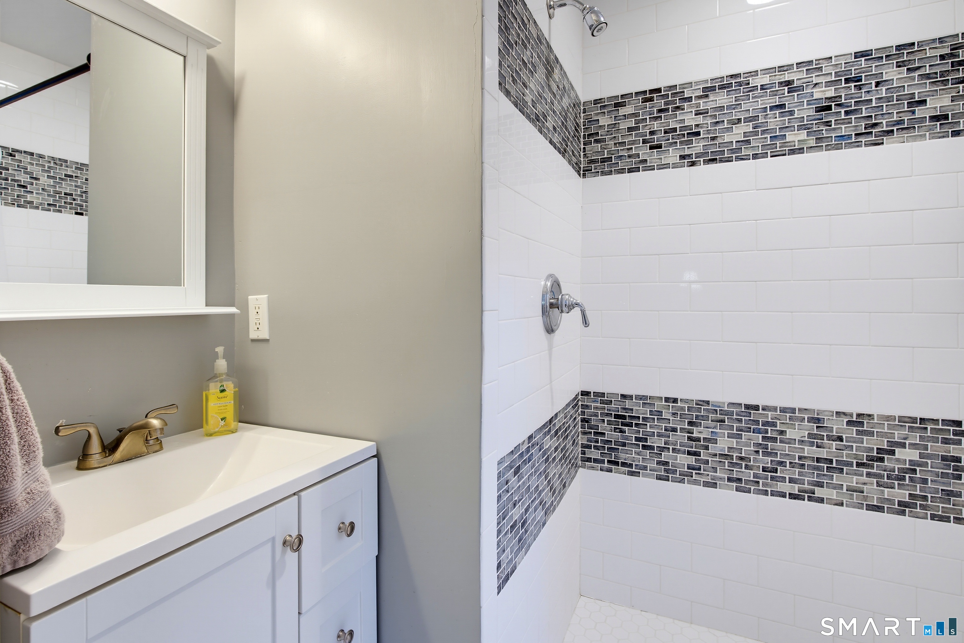 8 Glen Lane Property Photo 21