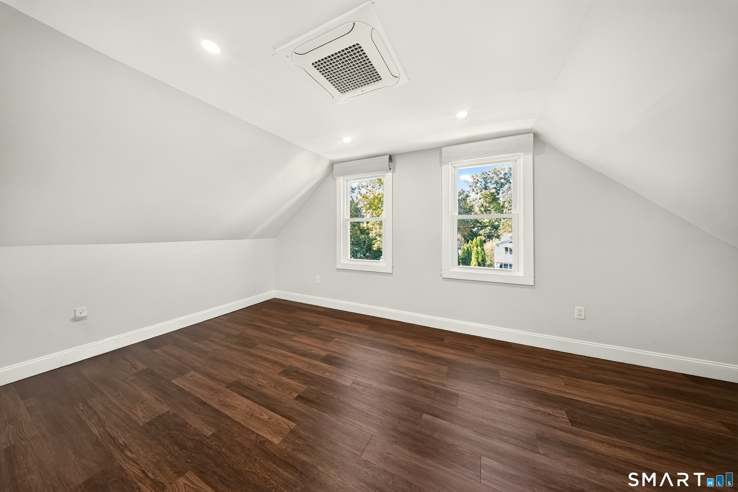 15 Ridgeway Street Property Photo 19