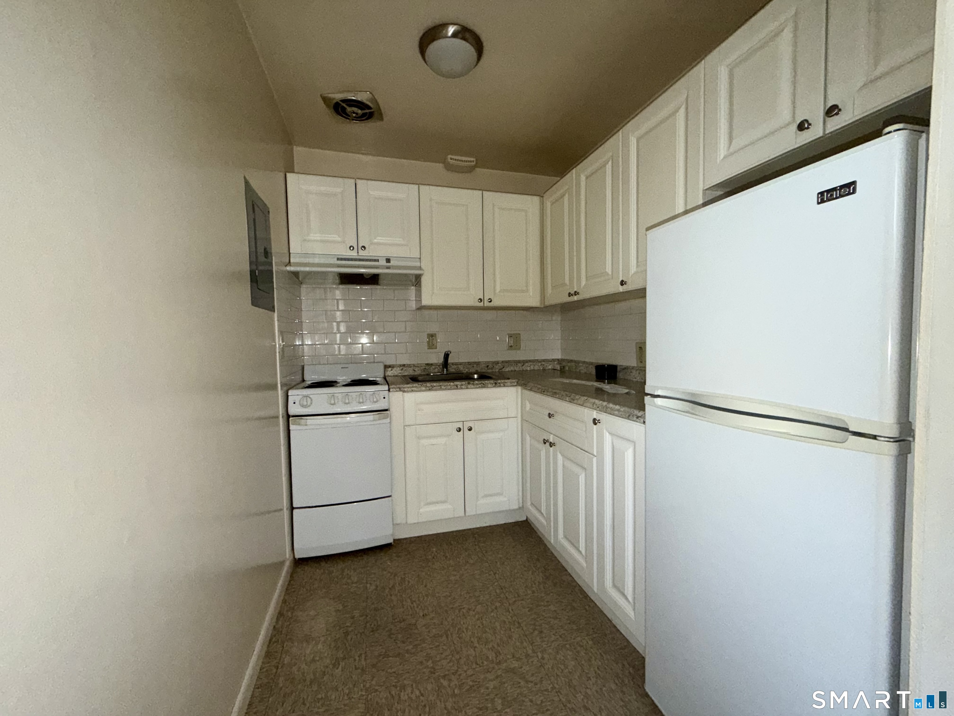 155 Wayne 18 Street Property Photo 2