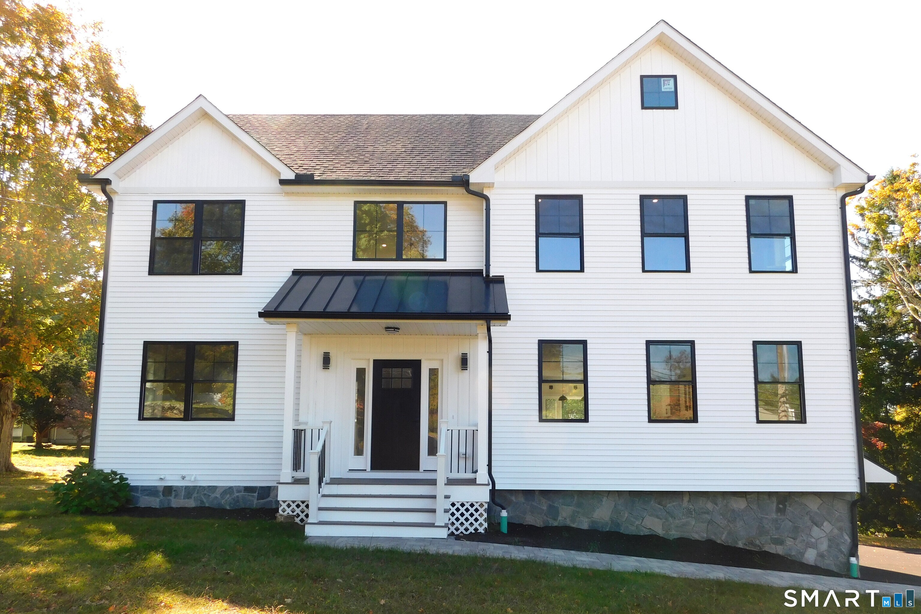 60 Mohegan Road Property Photo 1