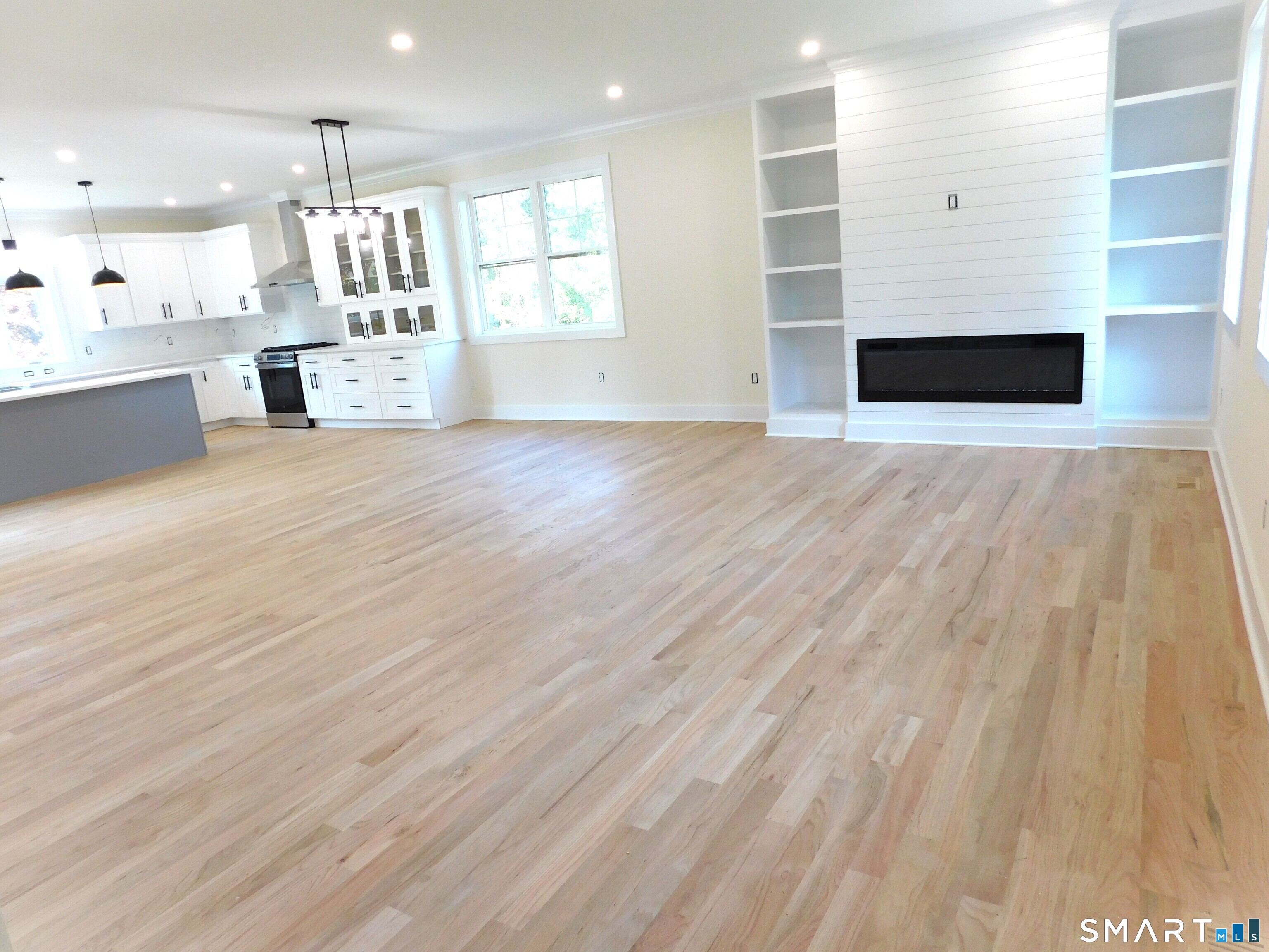 60 Mohegan Road Property Photo 3