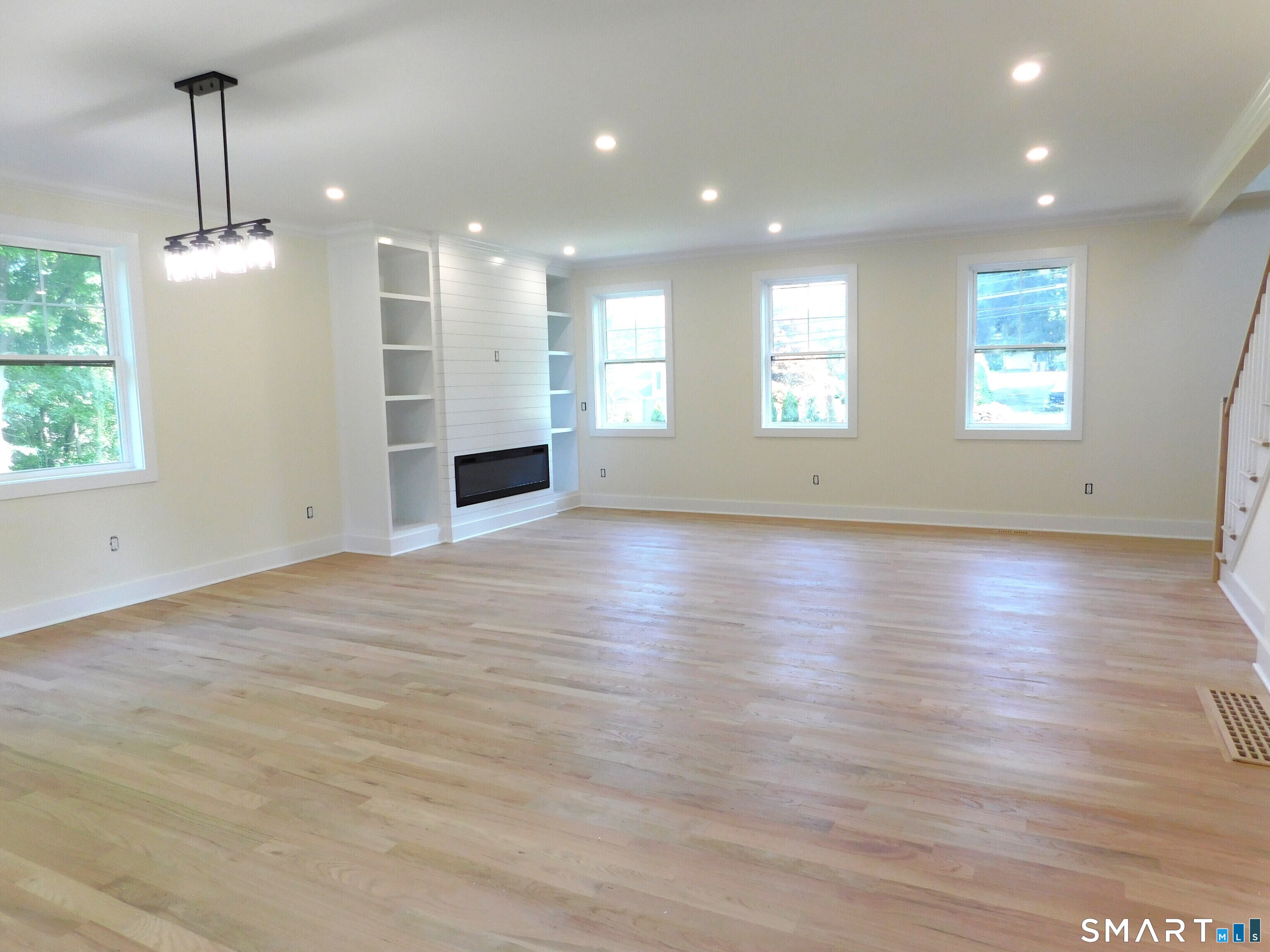 60 Mohegan Road Property Photo 8