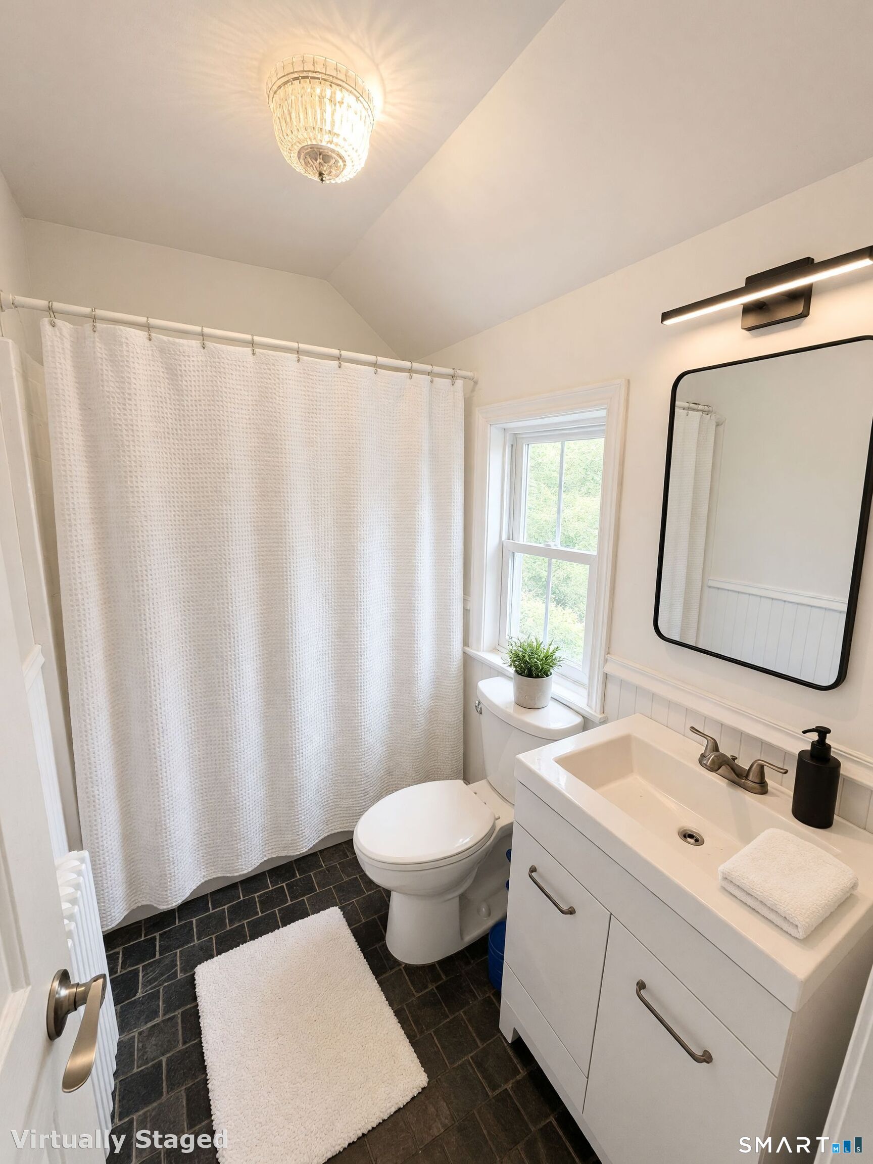 100 Irvington Avenue Property Photo 7