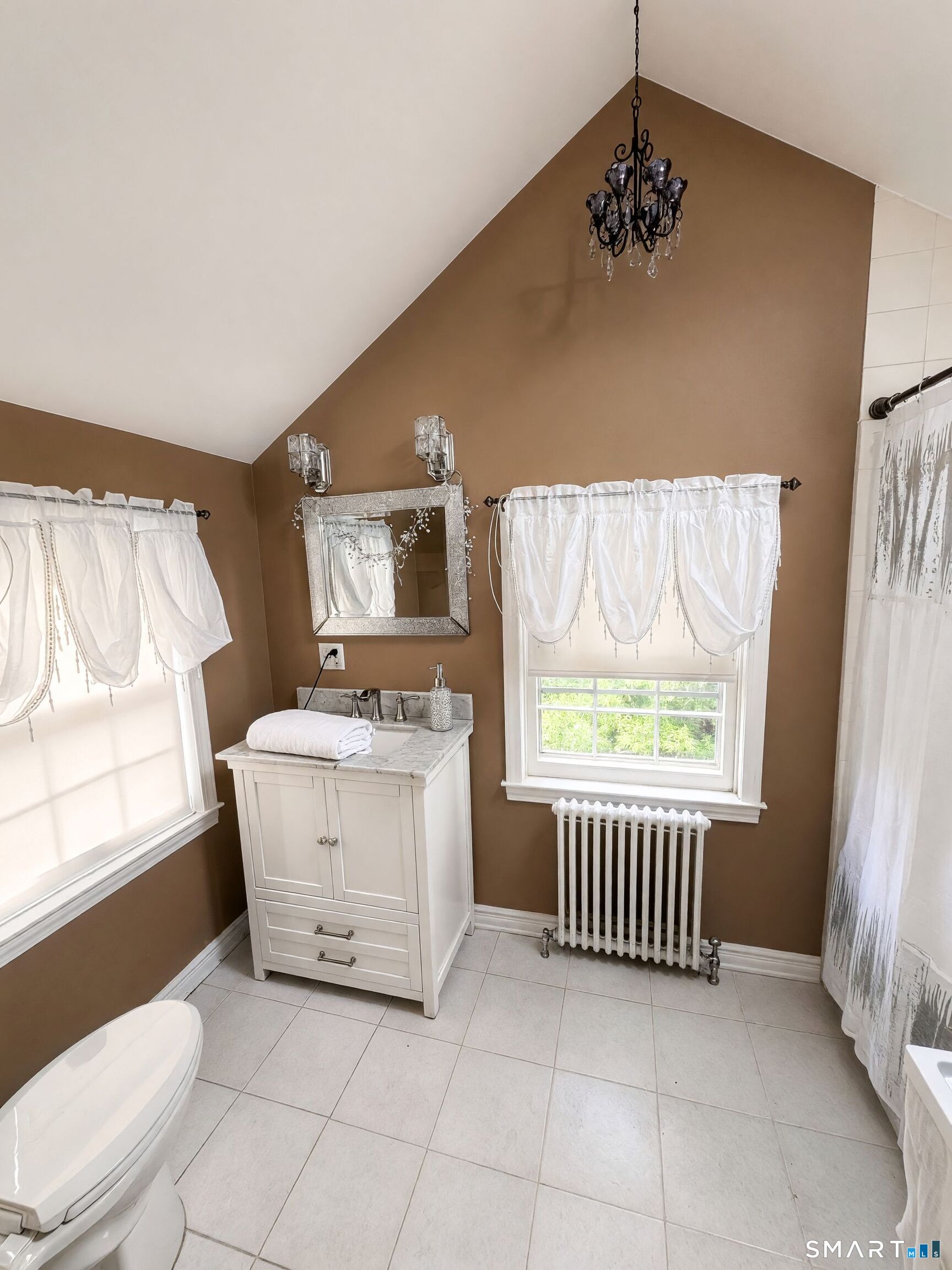 100 Irvington Avenue Property Photo 11