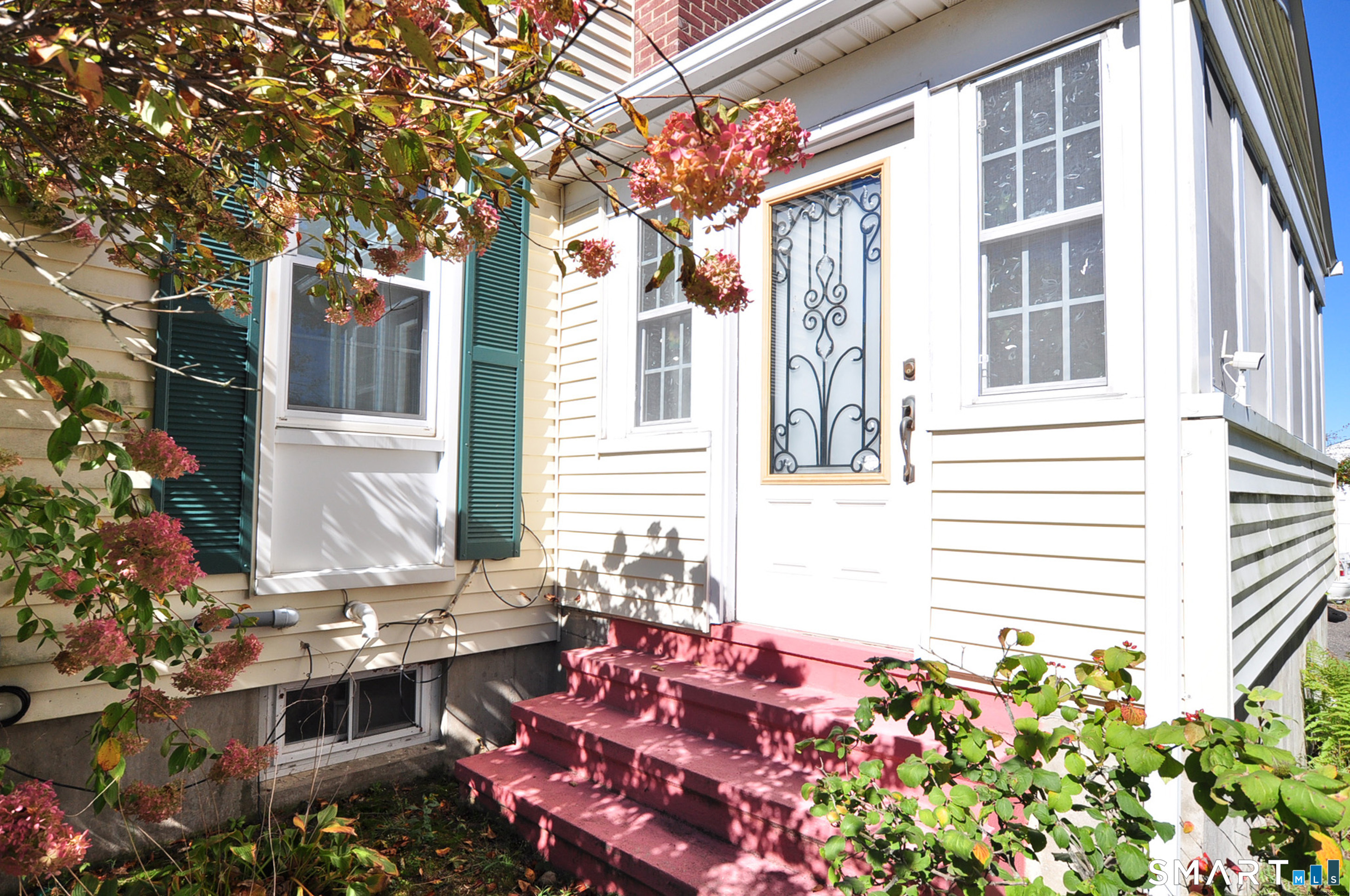 100 Irvington Avenue Property Photo 20
