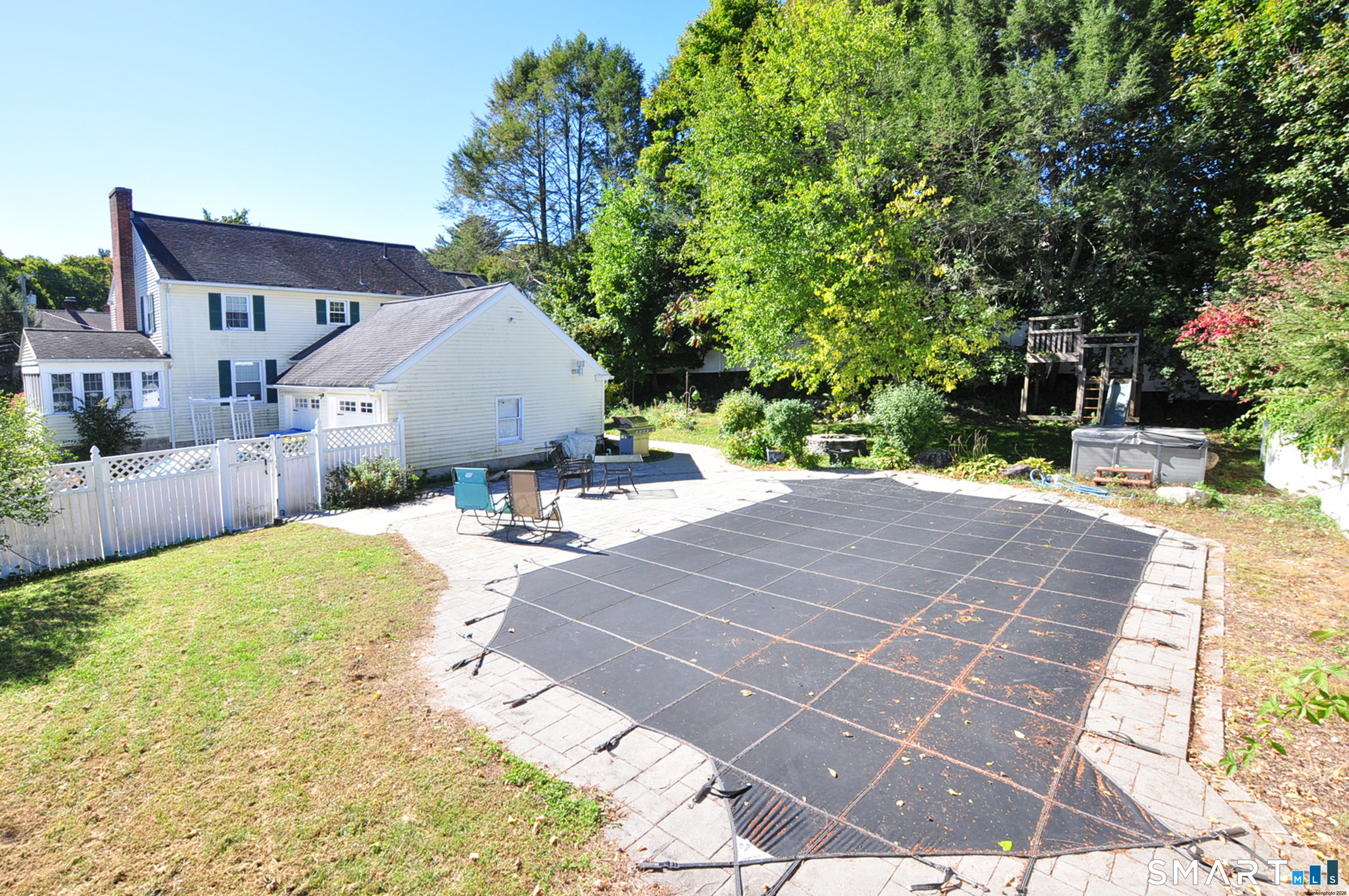 100 Irvington Avenue Property Photo 22